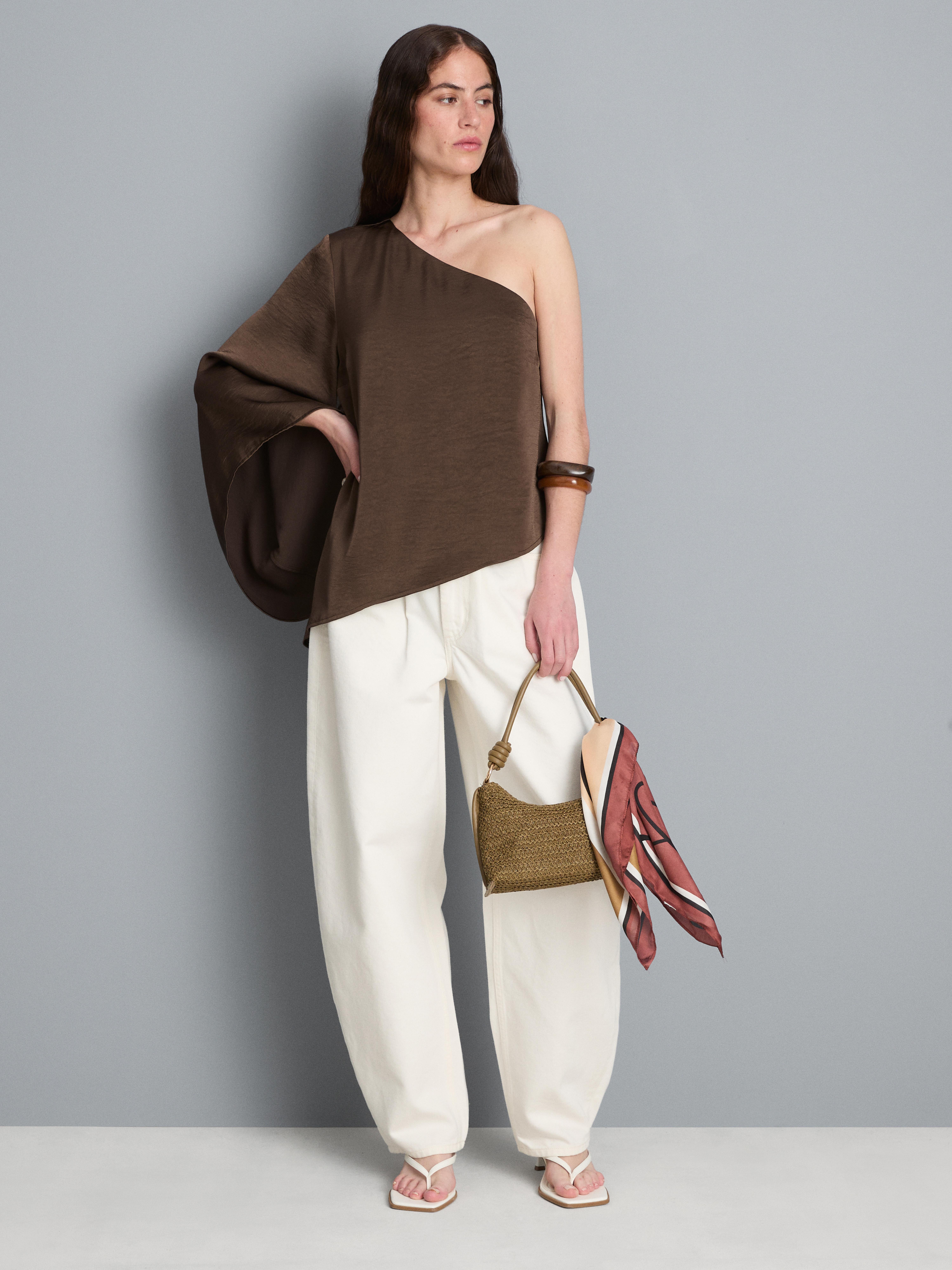 Haut asymétrique en satin