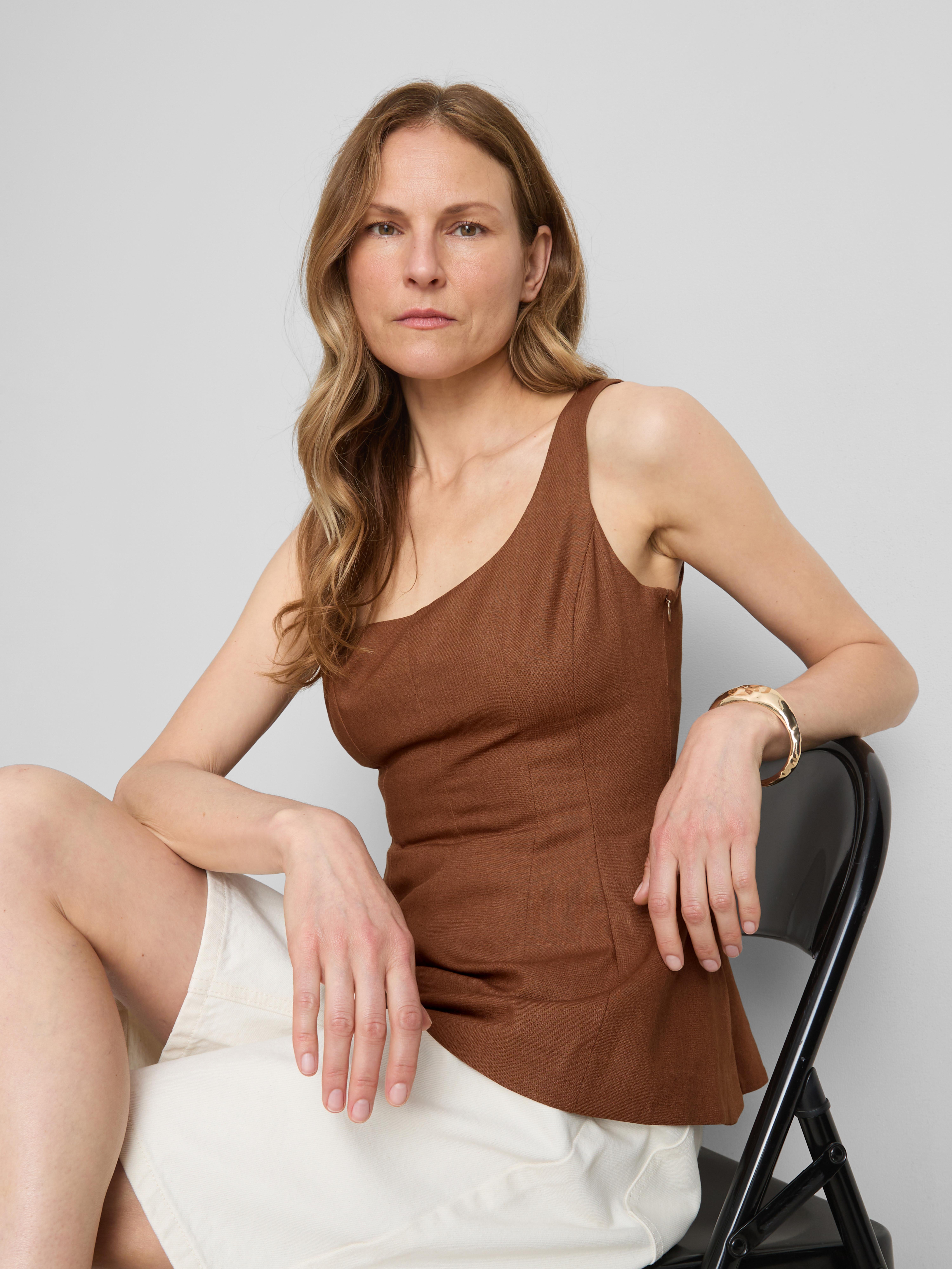 Linen-Blend Tailored Peplum Top