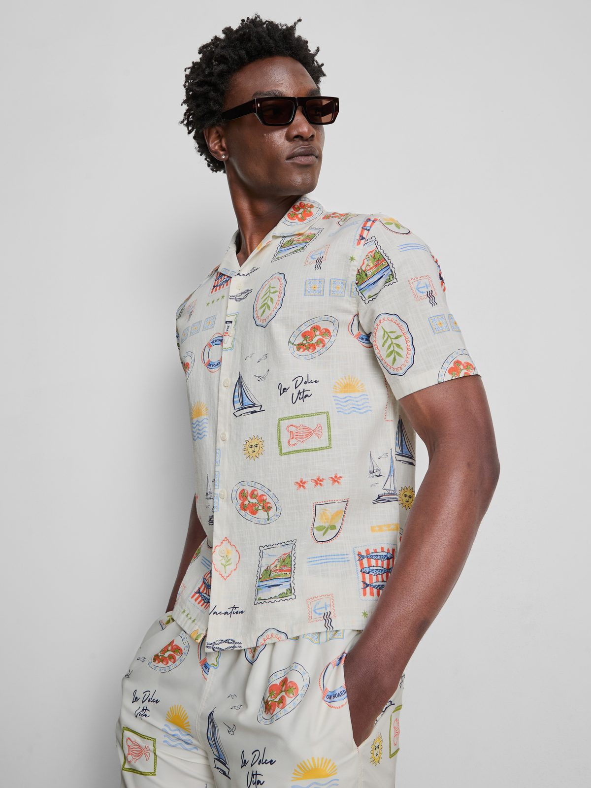 White Printed Short Sleeve Shirt – Primark – صورة إعلانية للمنتج