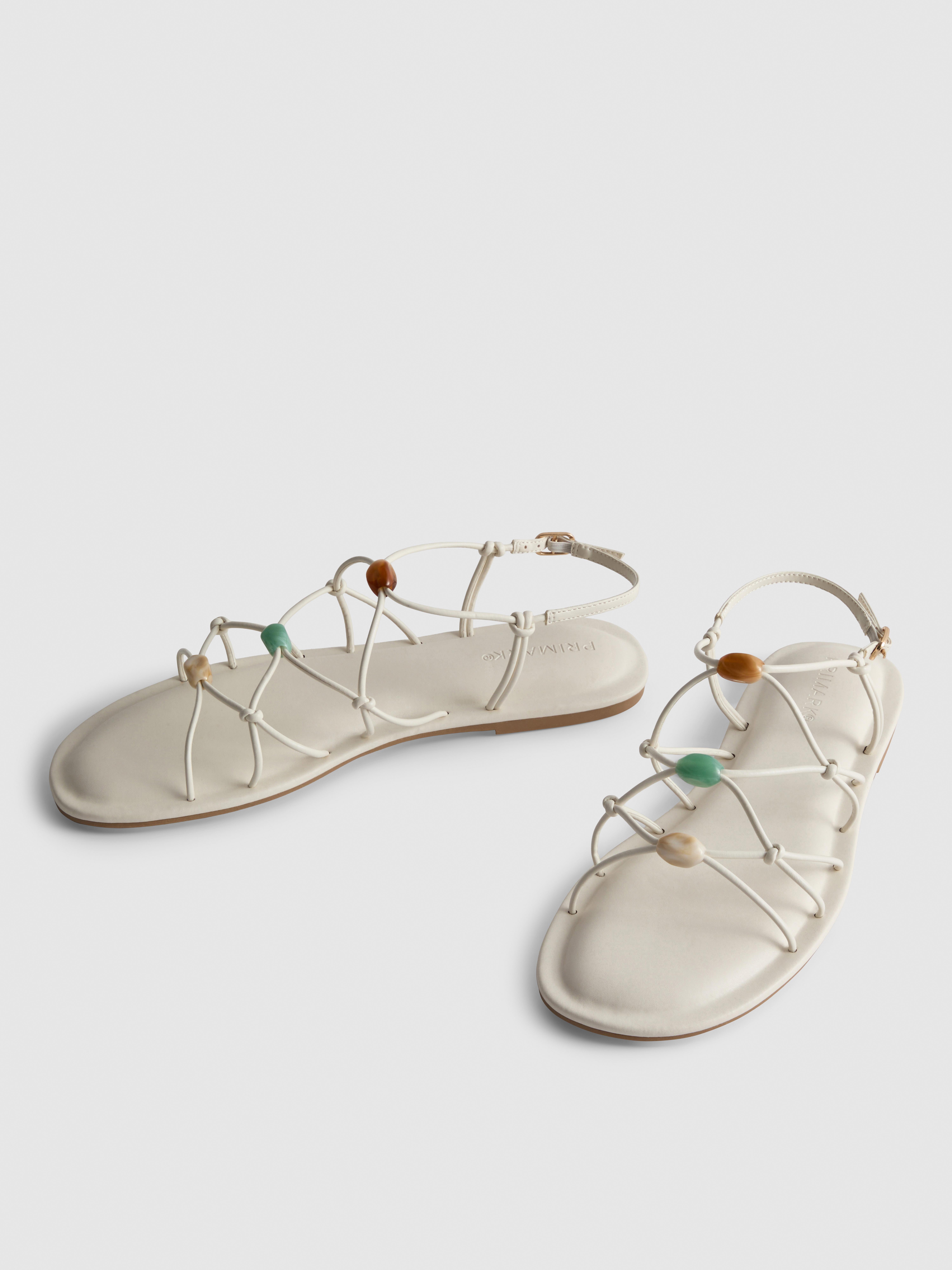 Sandalen met bandjes en kralen