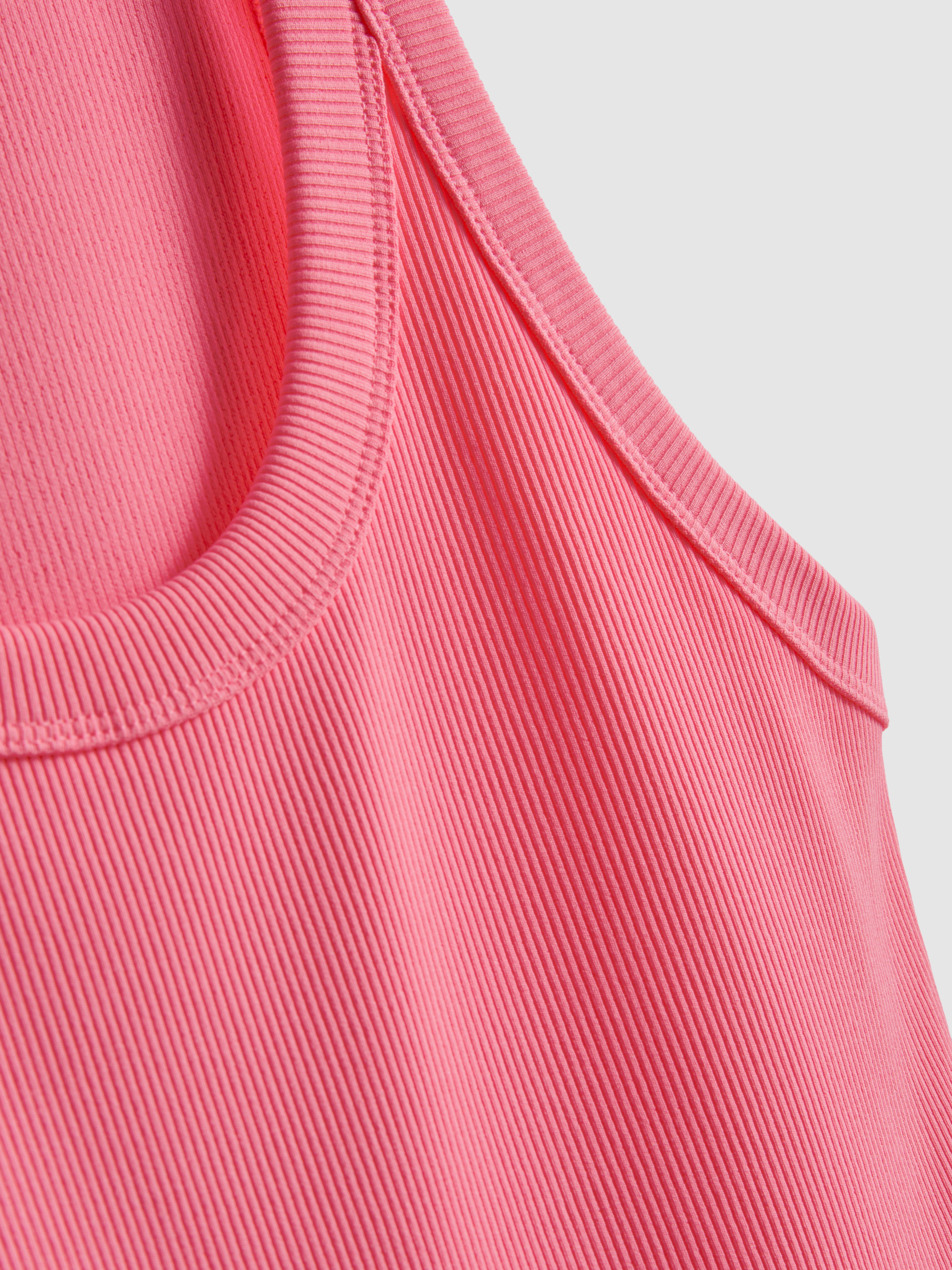 Débardeur de sport décolleté