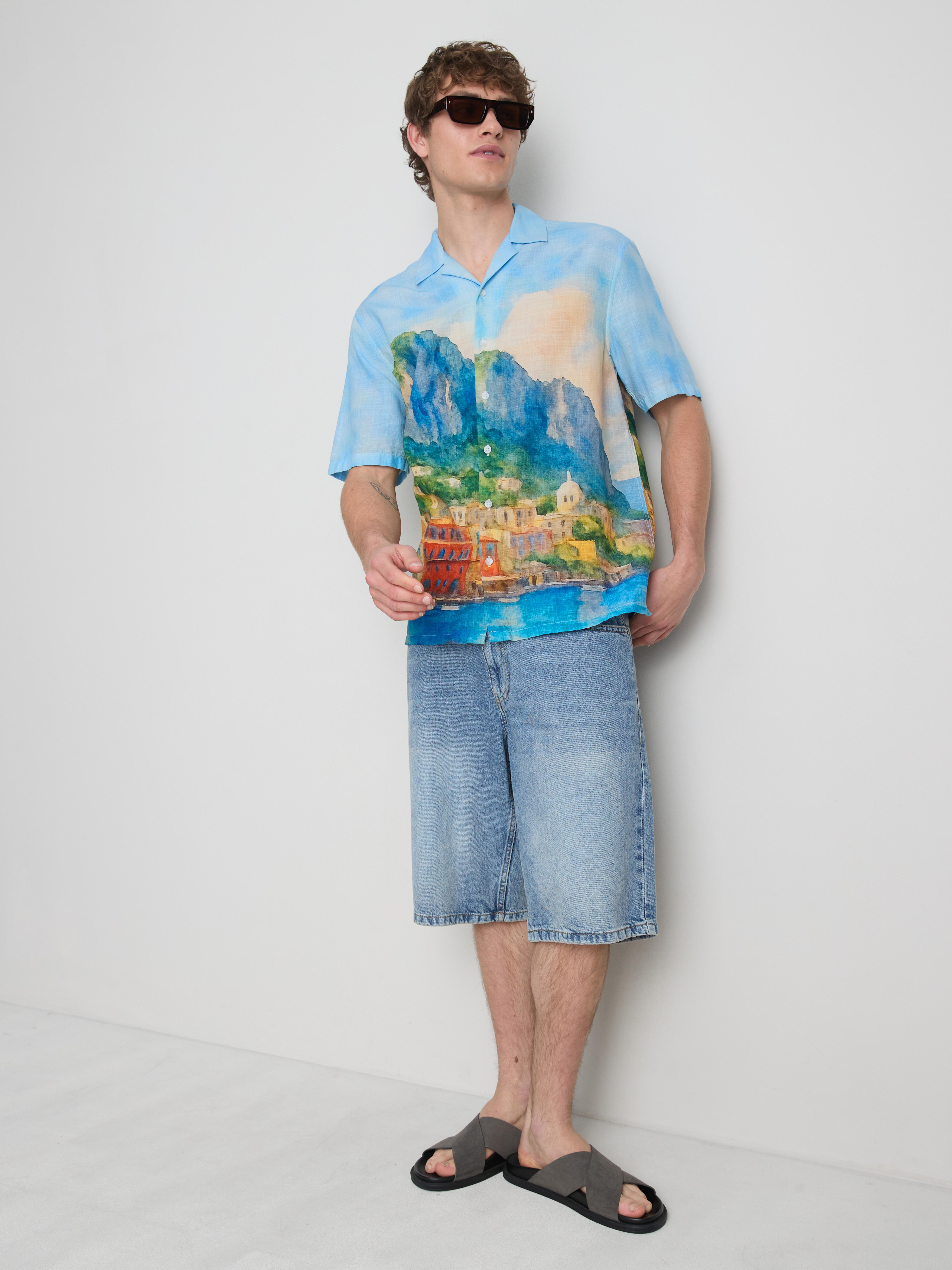 Camicia con colletto a rever e stampa panorama