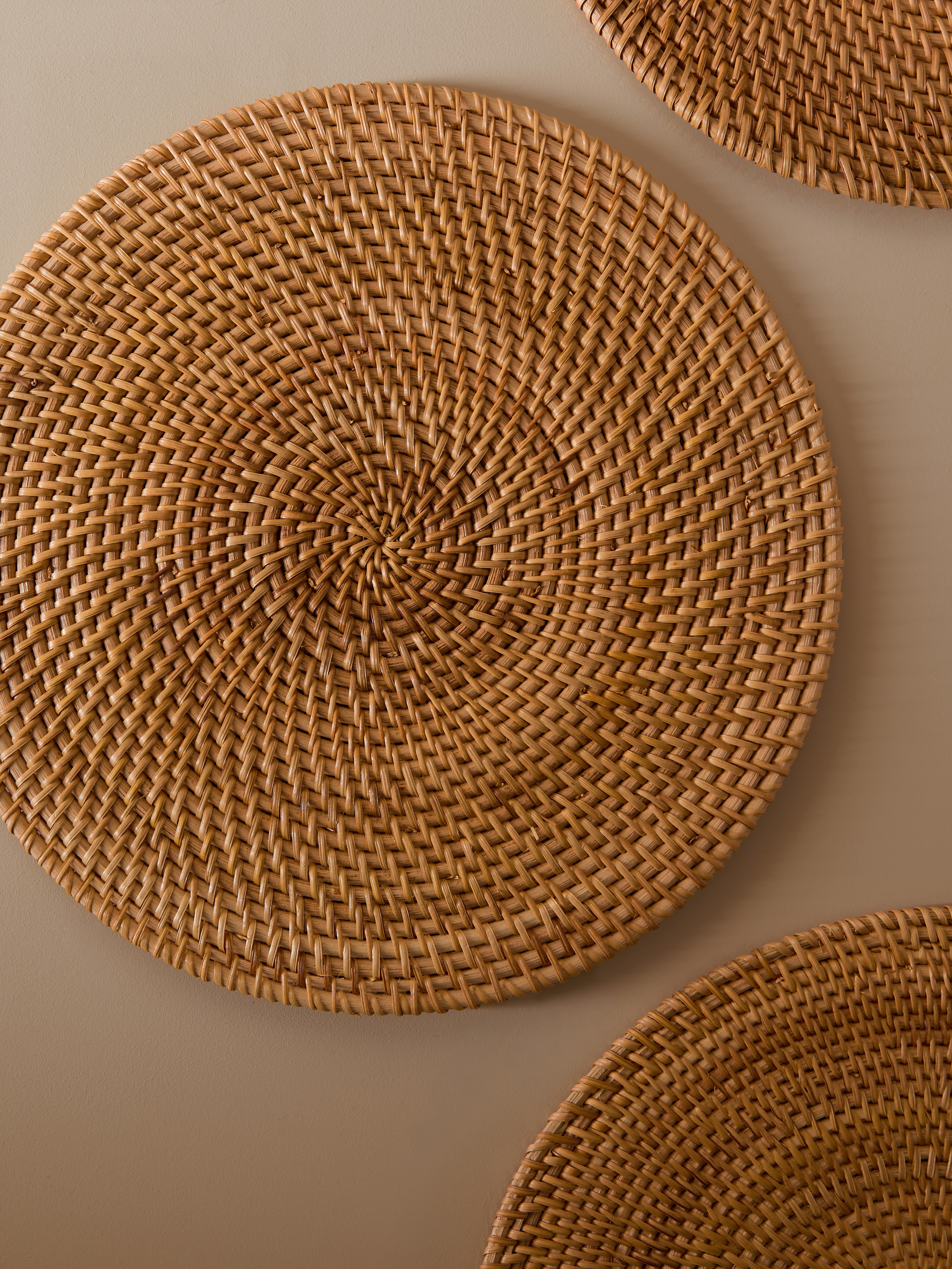 Salvamanteles de ratán de The Edit