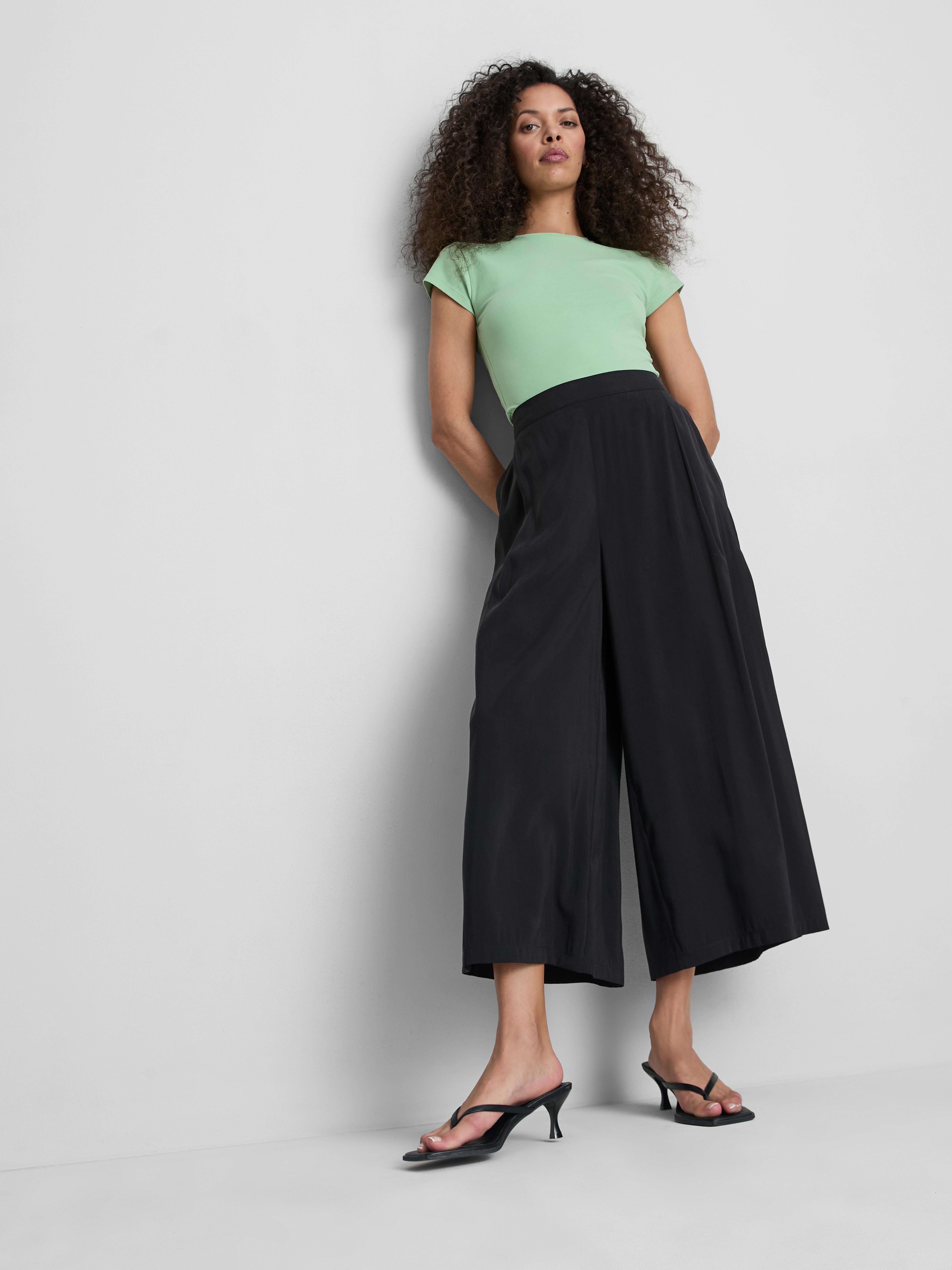 Mid-Rise Wide Leg Culotte Pants