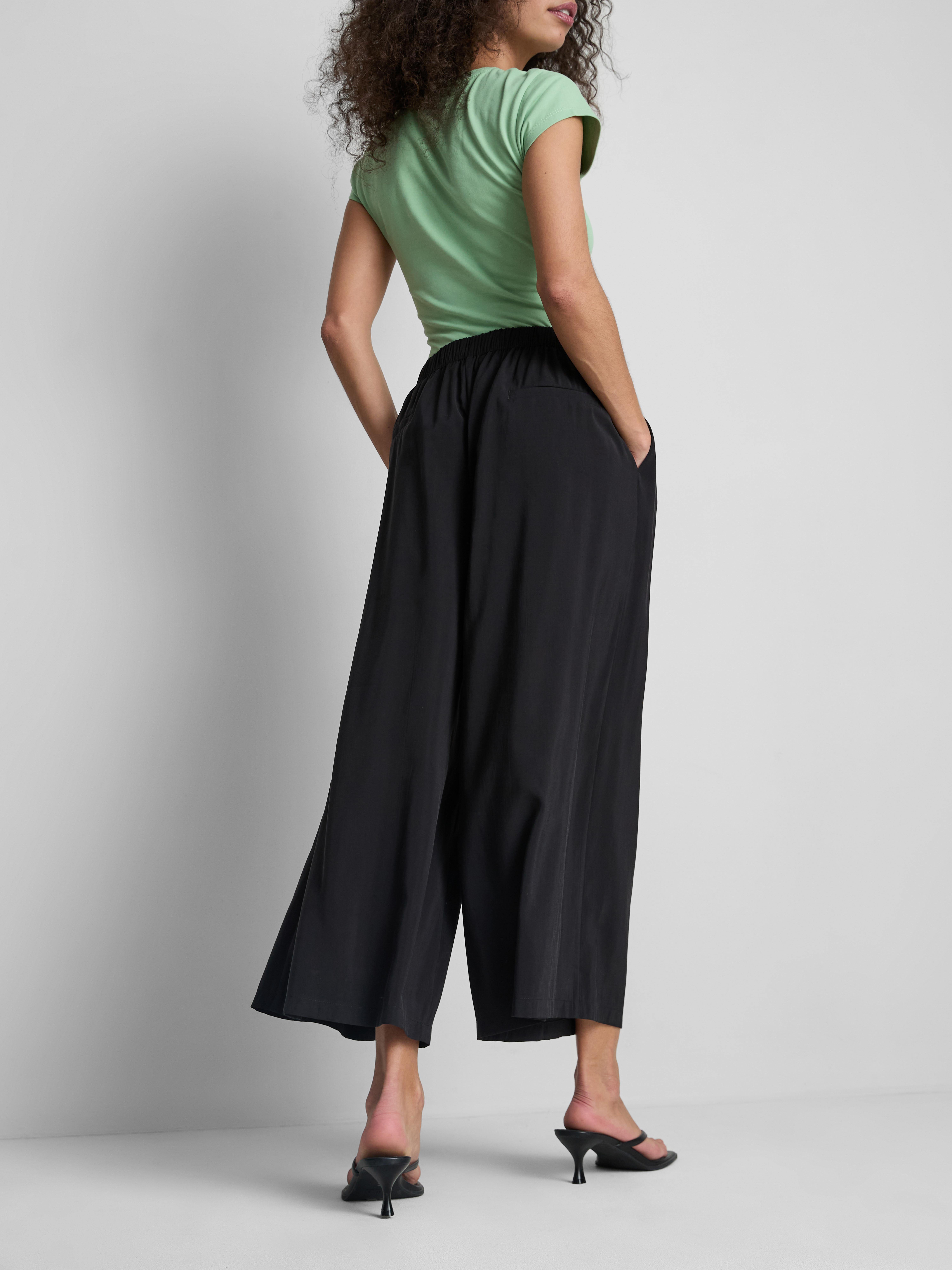 Mid-Rise Wide Leg Culotte Pants