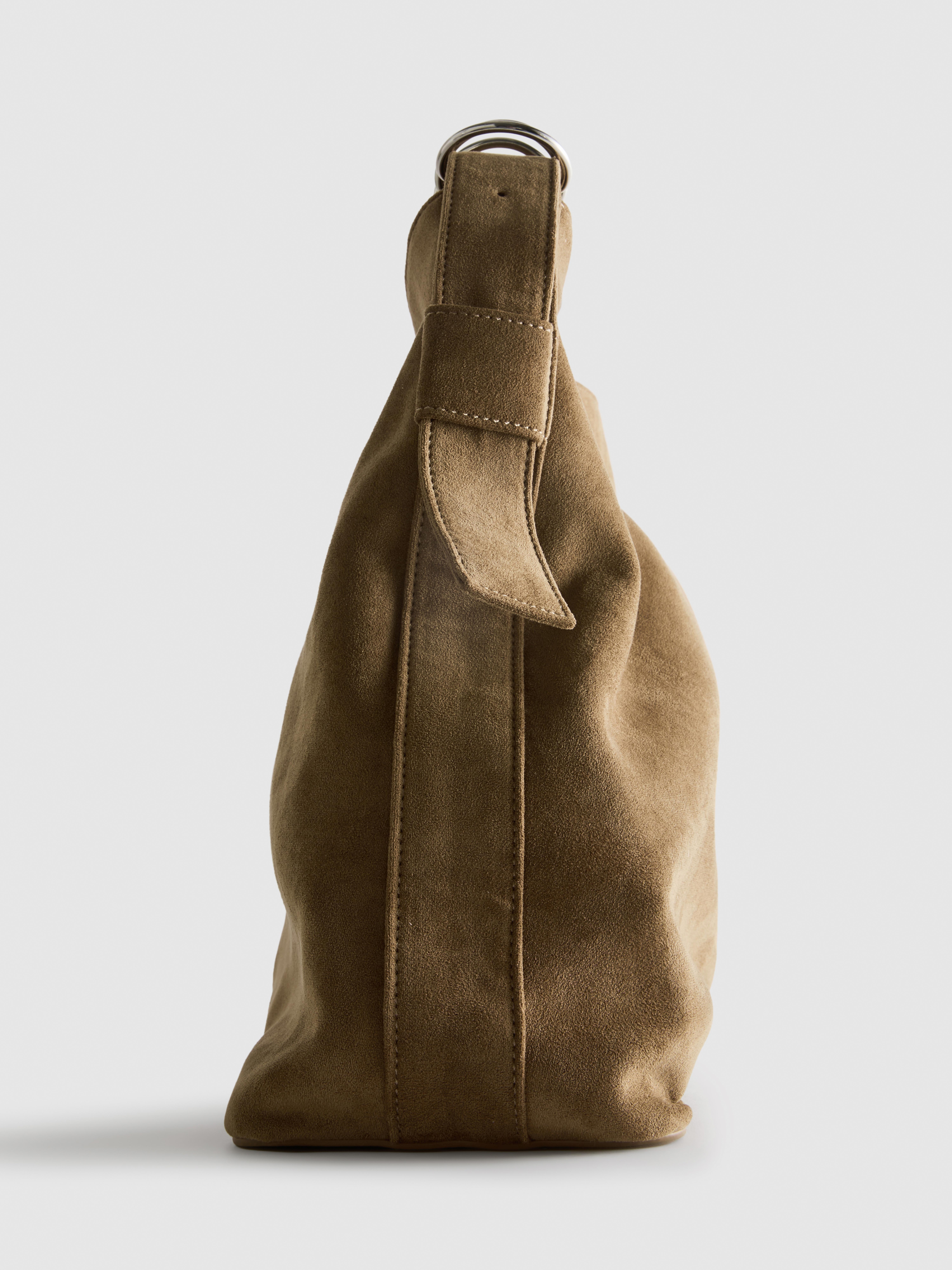 Bolso de hombro desestructurado