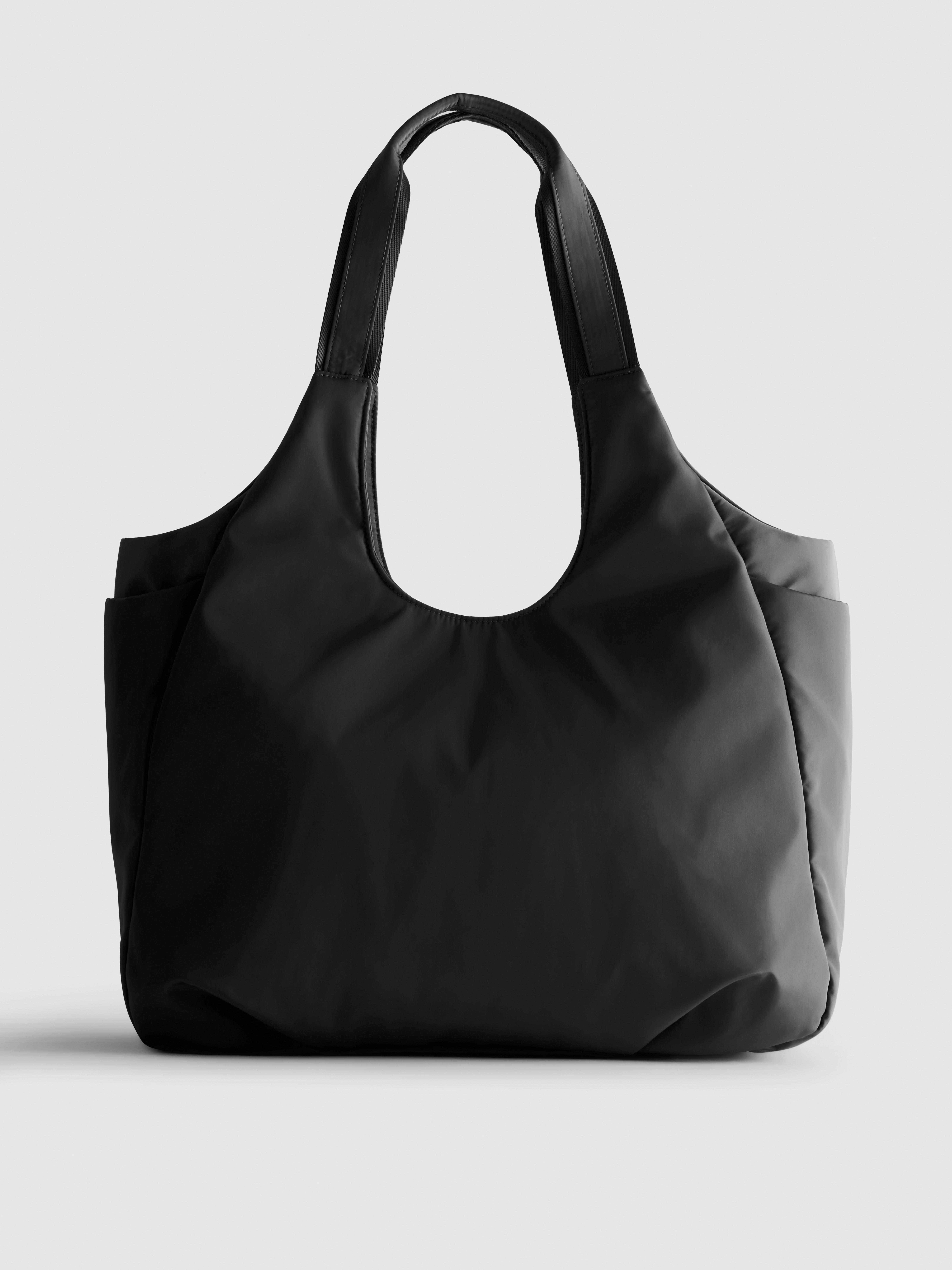 Közepes méretű shopper fazonú táska