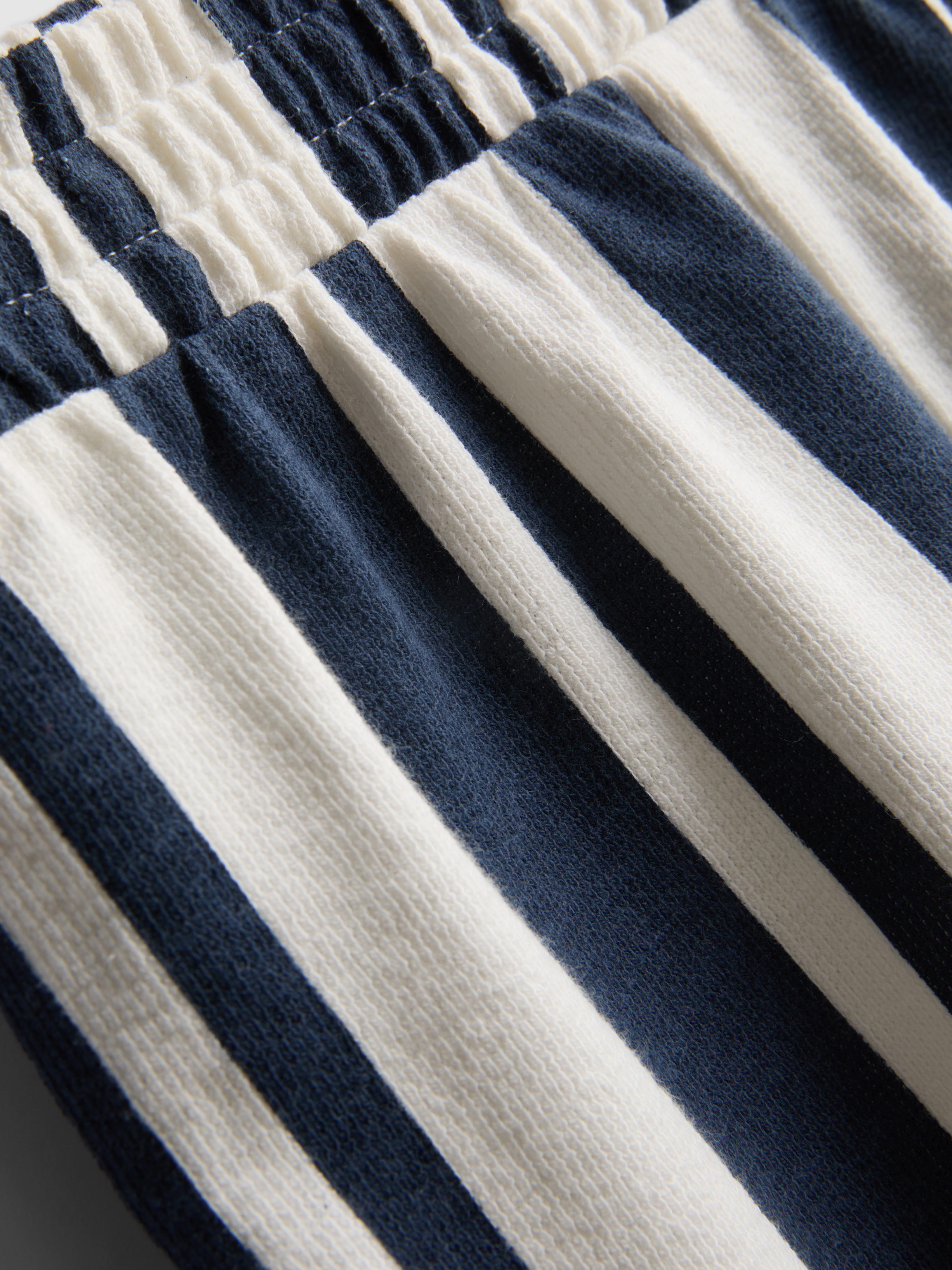 1,5–9 Jahre | T-Shirt mit Strandgrafik und gestreiften Shorts