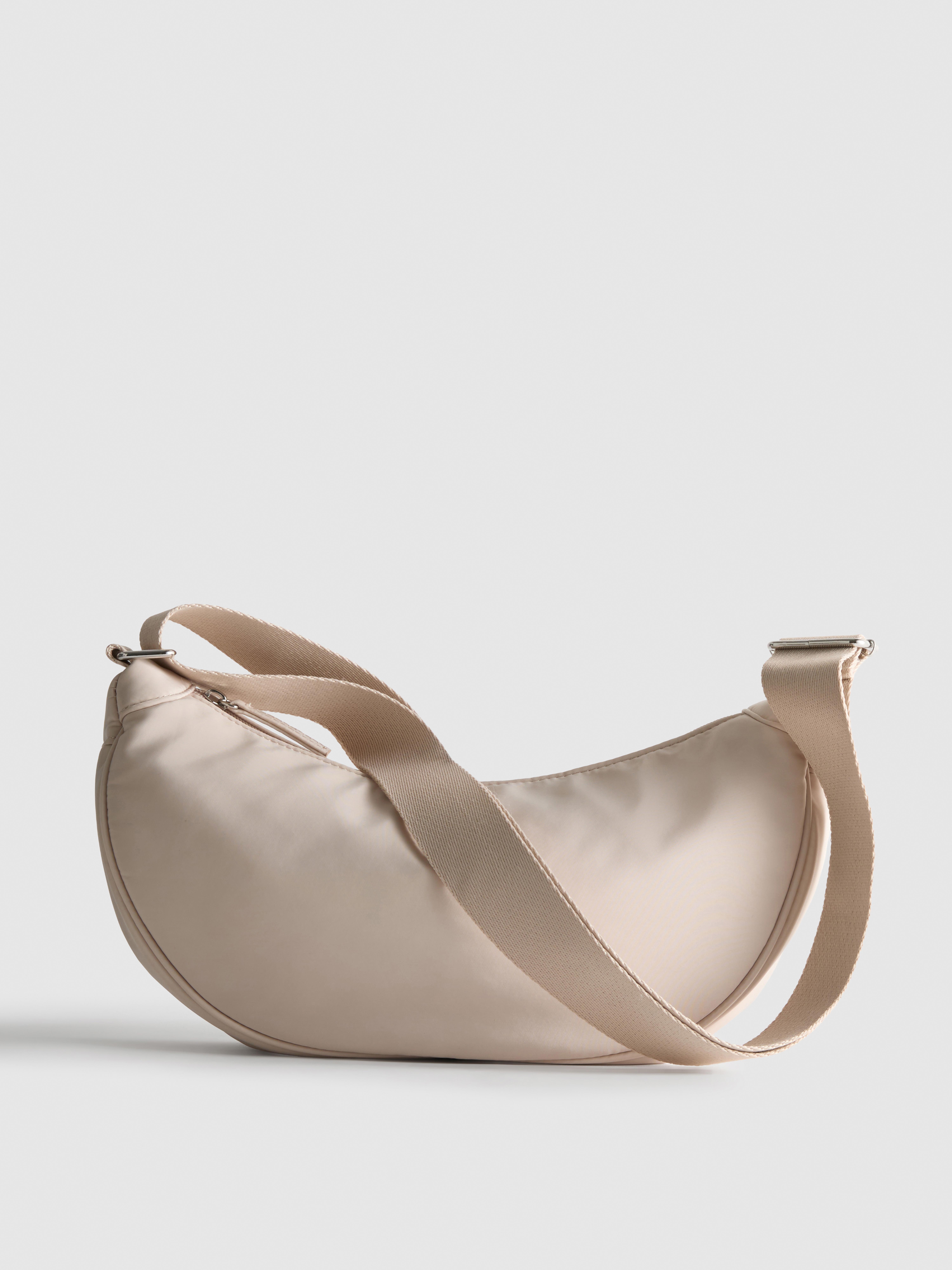 Borsa a mezzaluna imbottita con tracolla Écru