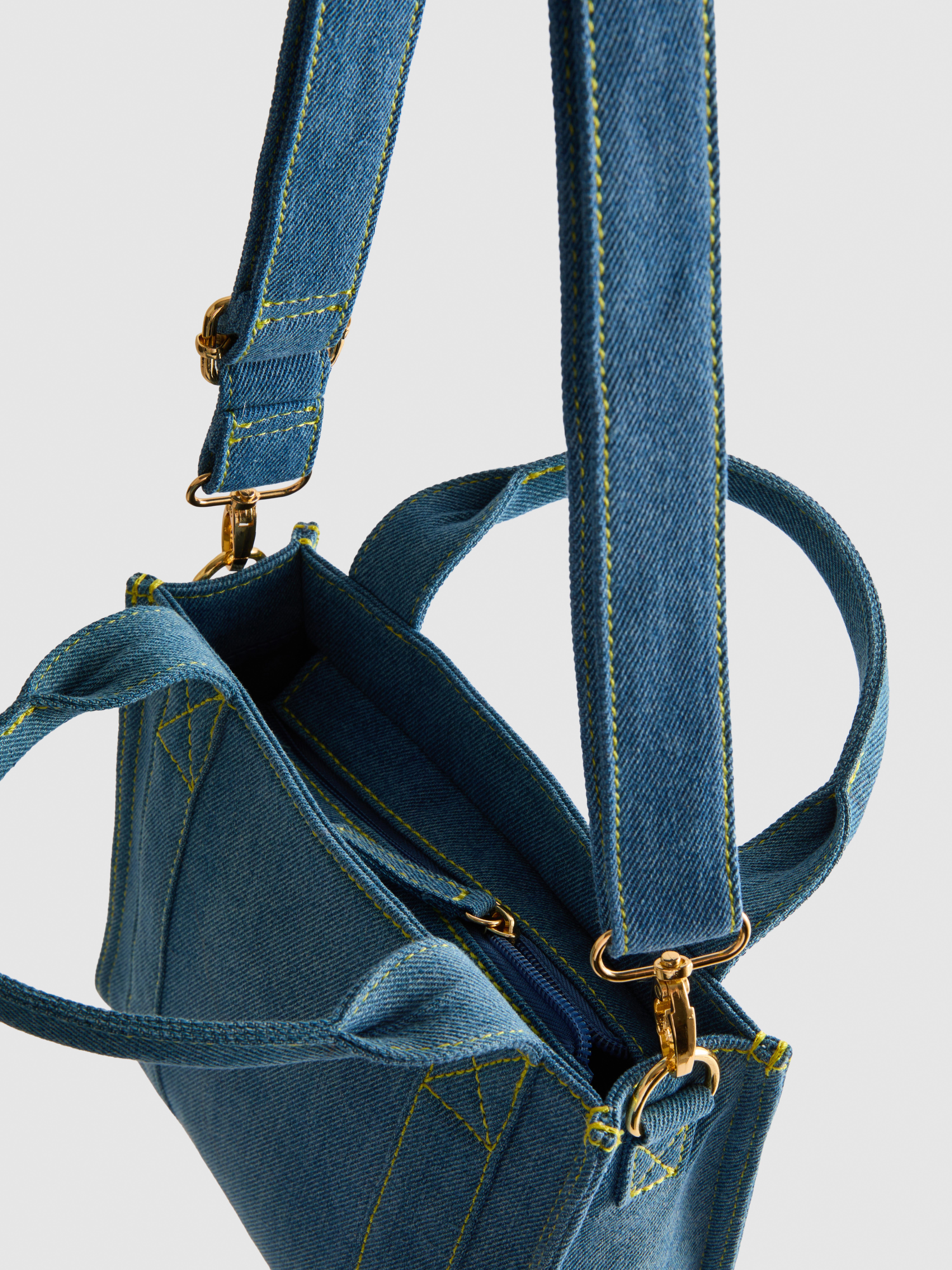 Minibolso tote en denim de Gru, mi villano favorito