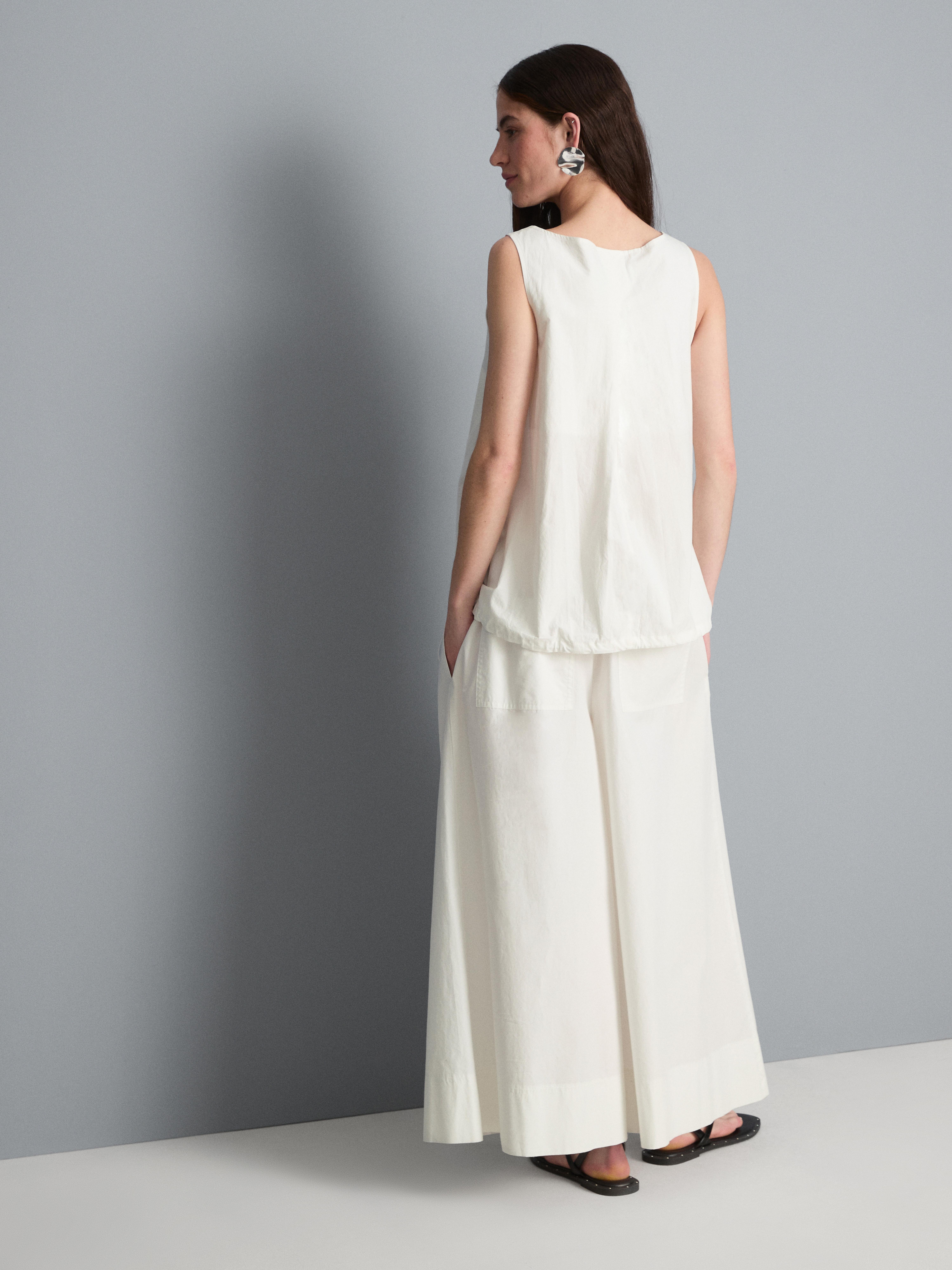 Curved Hem Tech Tank Top