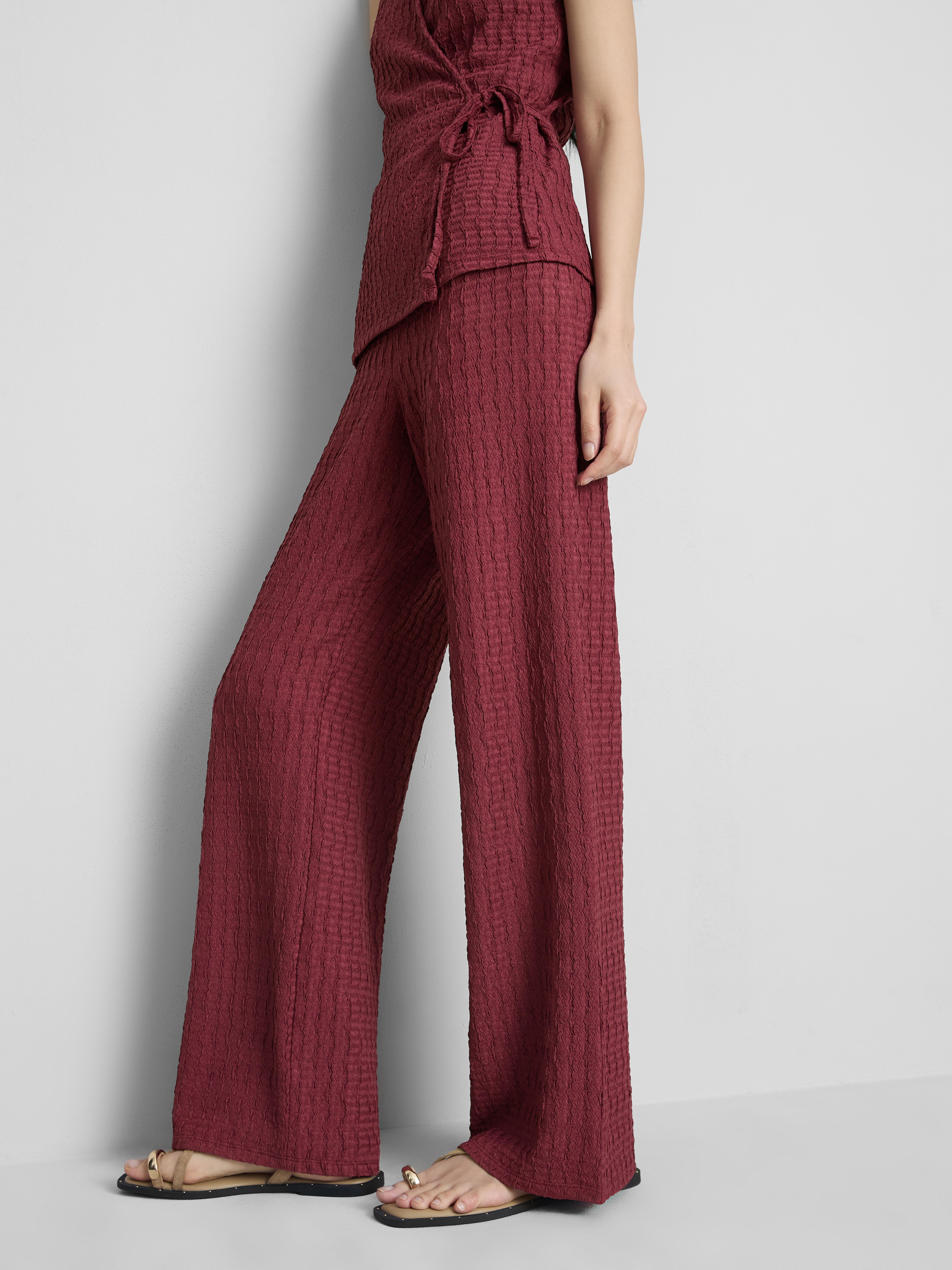 Hose in Knitteroptik mit weitem Bein