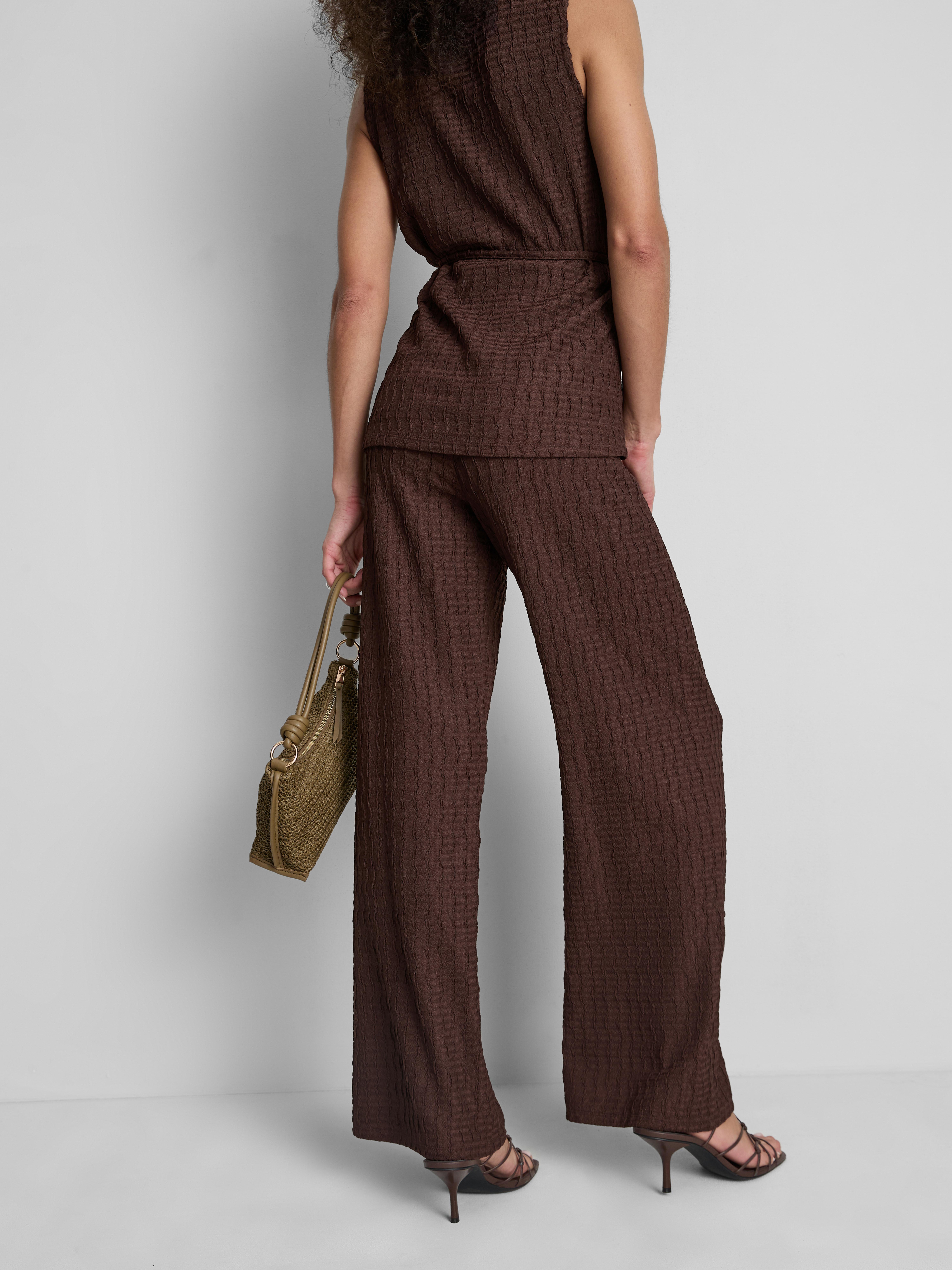 Pantaloni larghi increspati