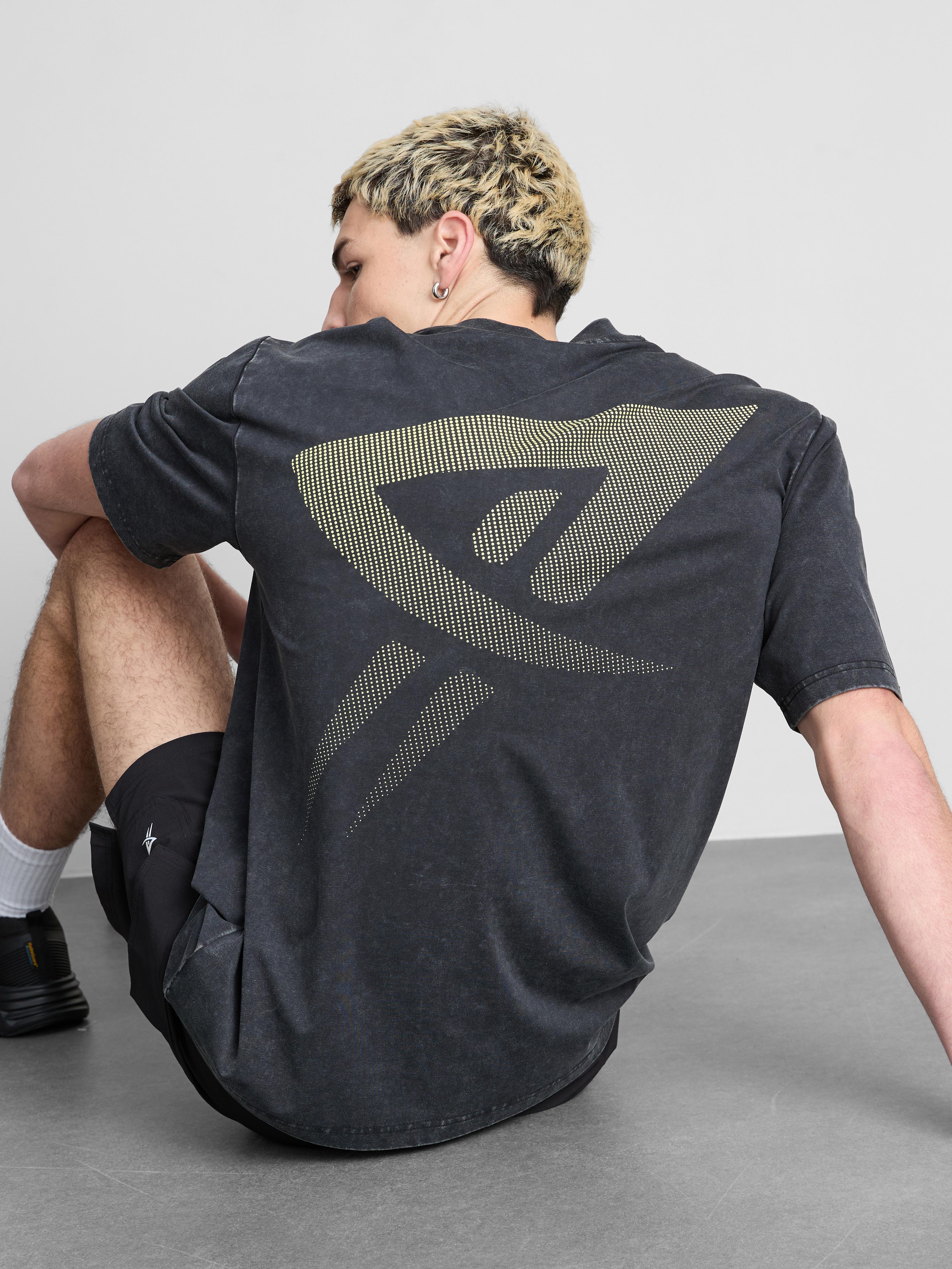 T-shirt de sport délavé à motif