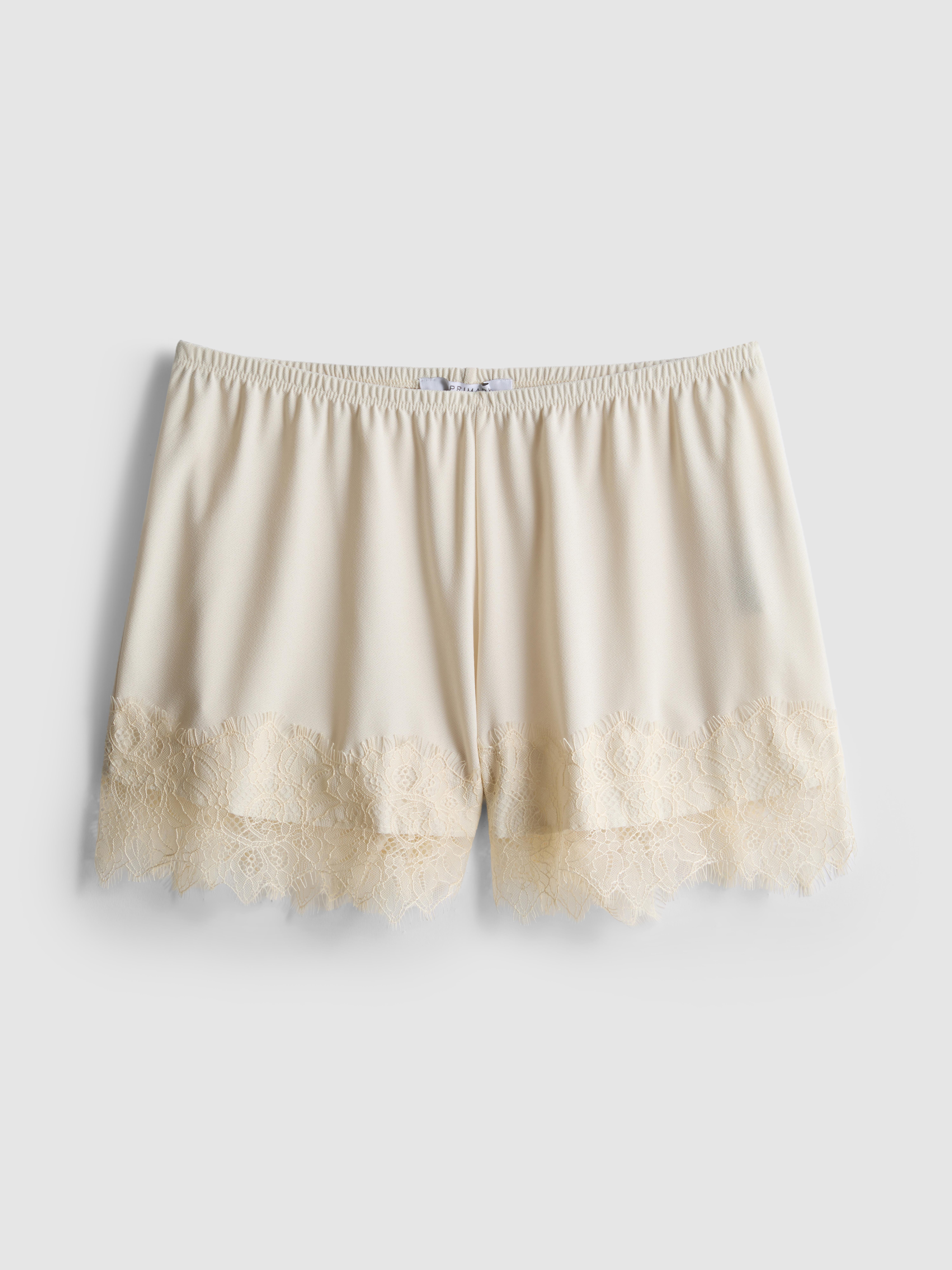 Paula Echevarría Lace Trim Shorts