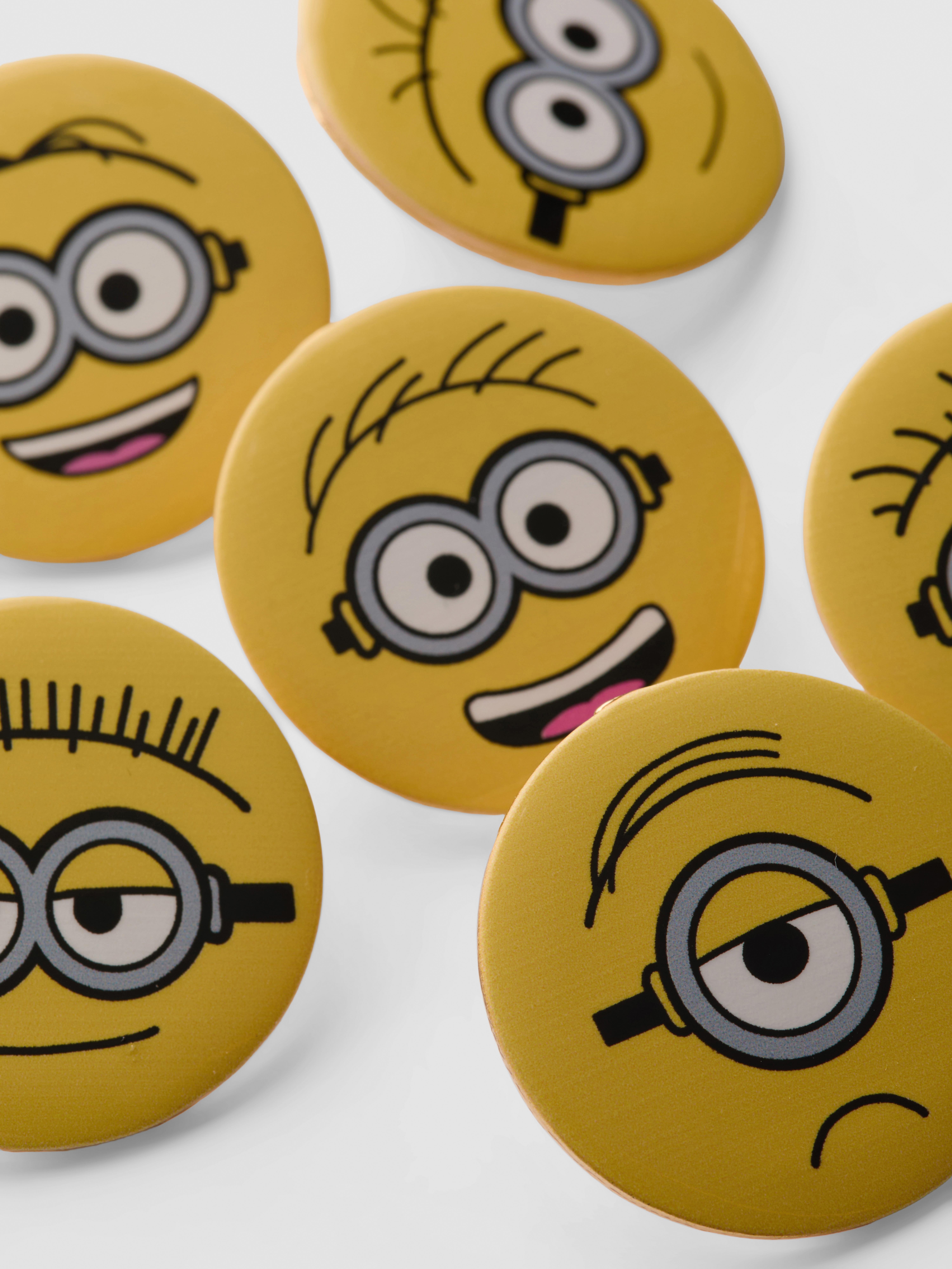 6pk Minions Badges