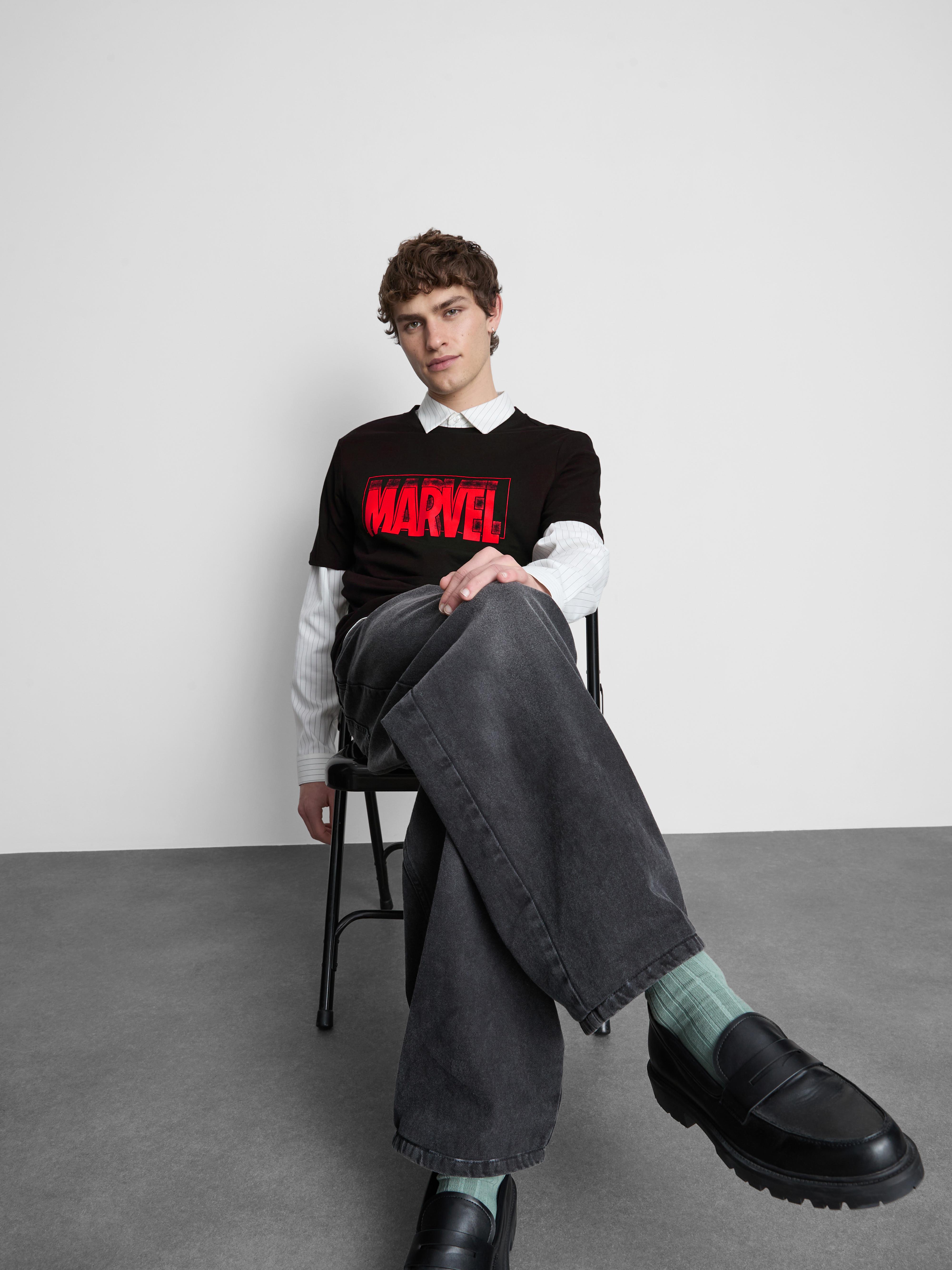 „MARVEL“ T-Shirt mit Logo