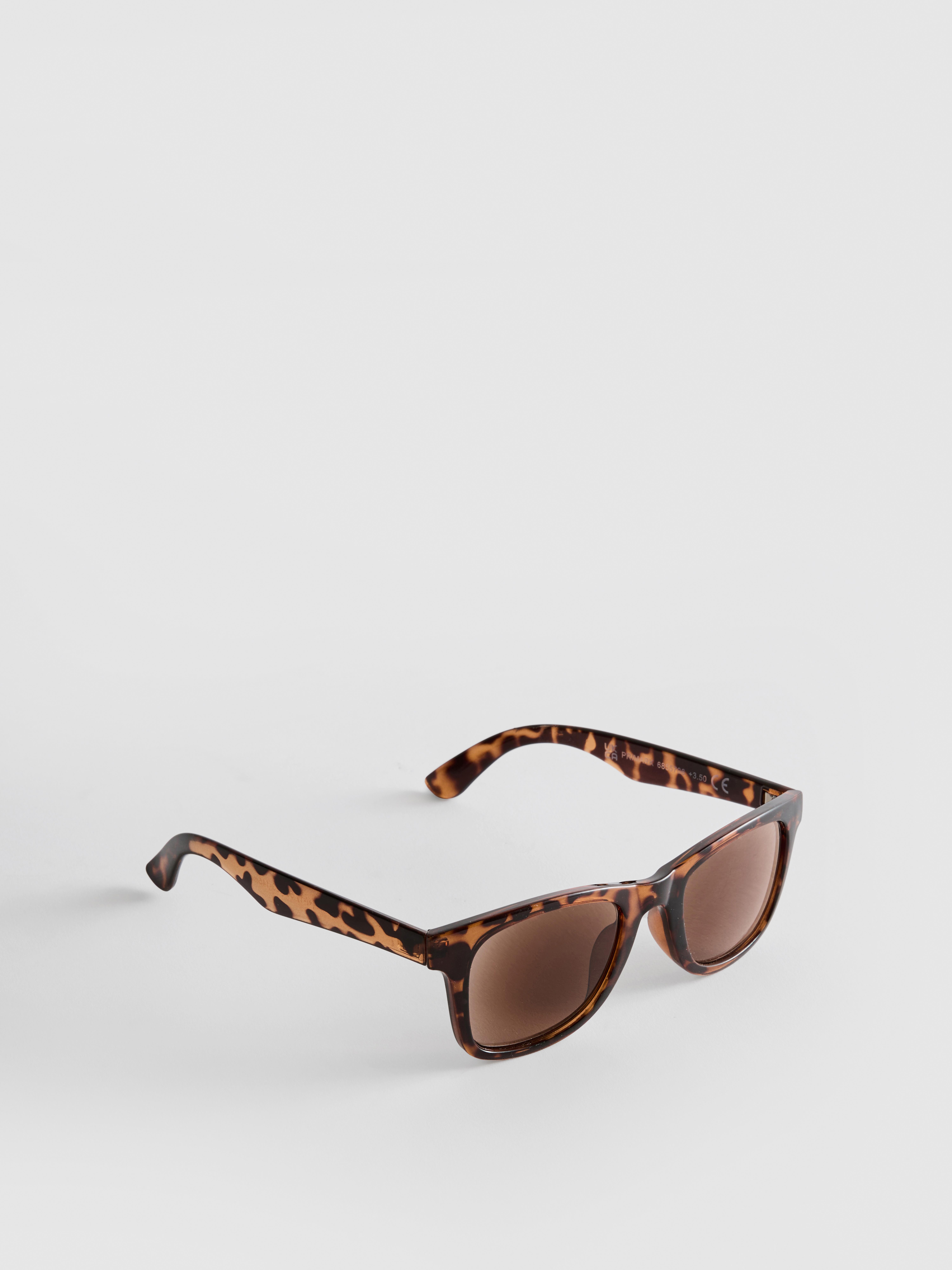 Gafas de sol con montura rectangular