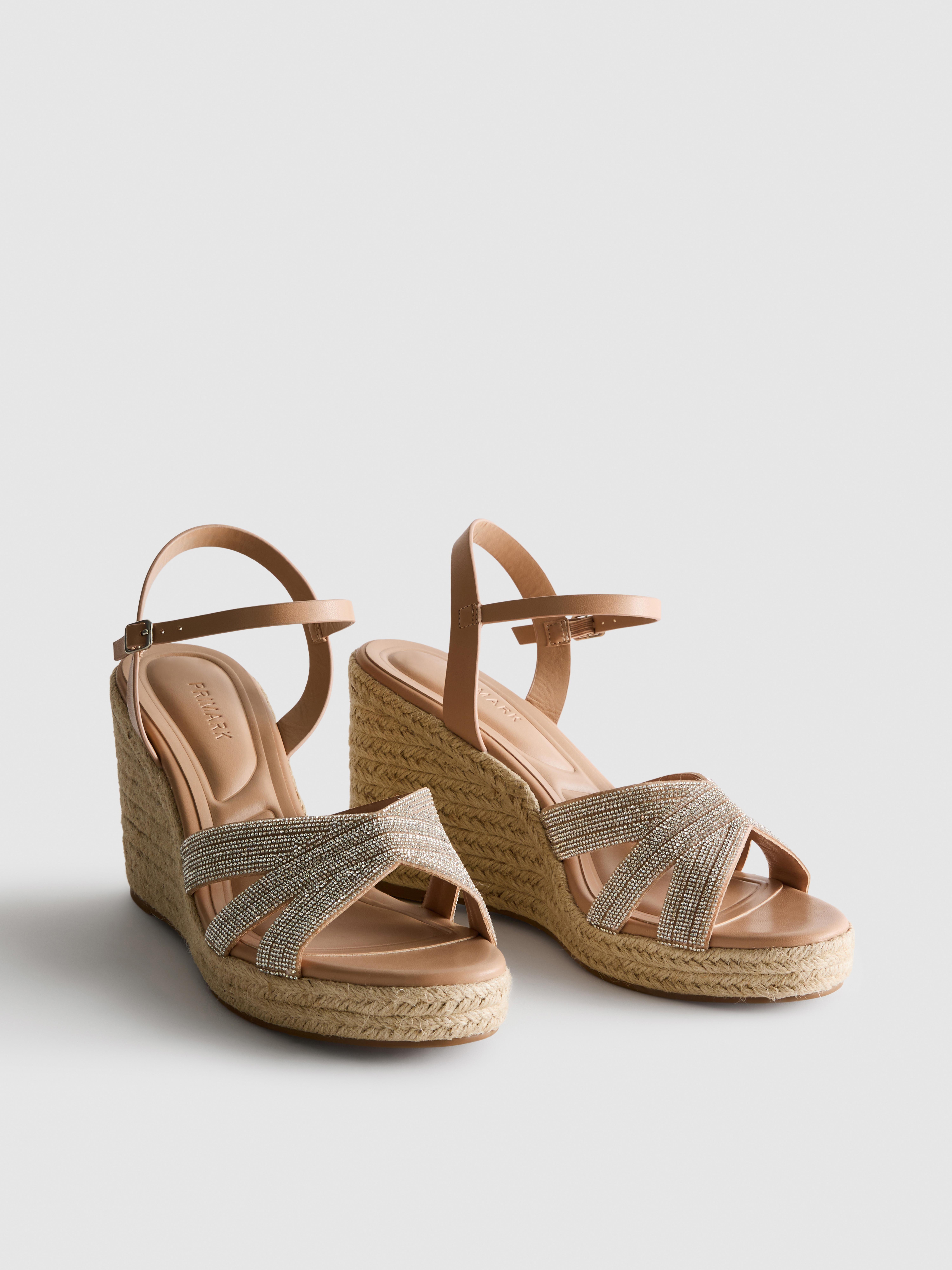 Verzierte Espadrilles mit Keilabsatz