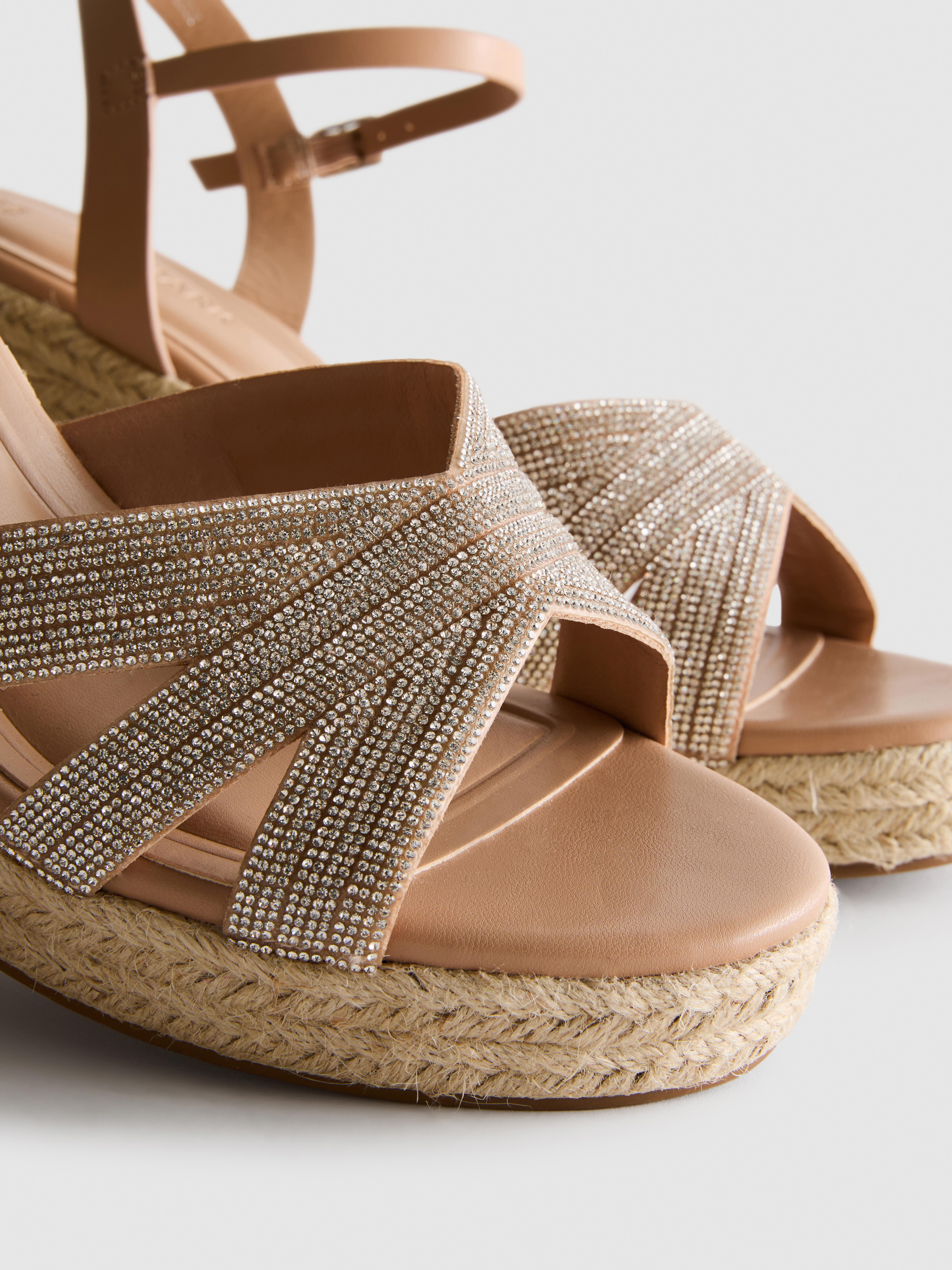 Verzierte Espadrilles mit Keilabsatz
