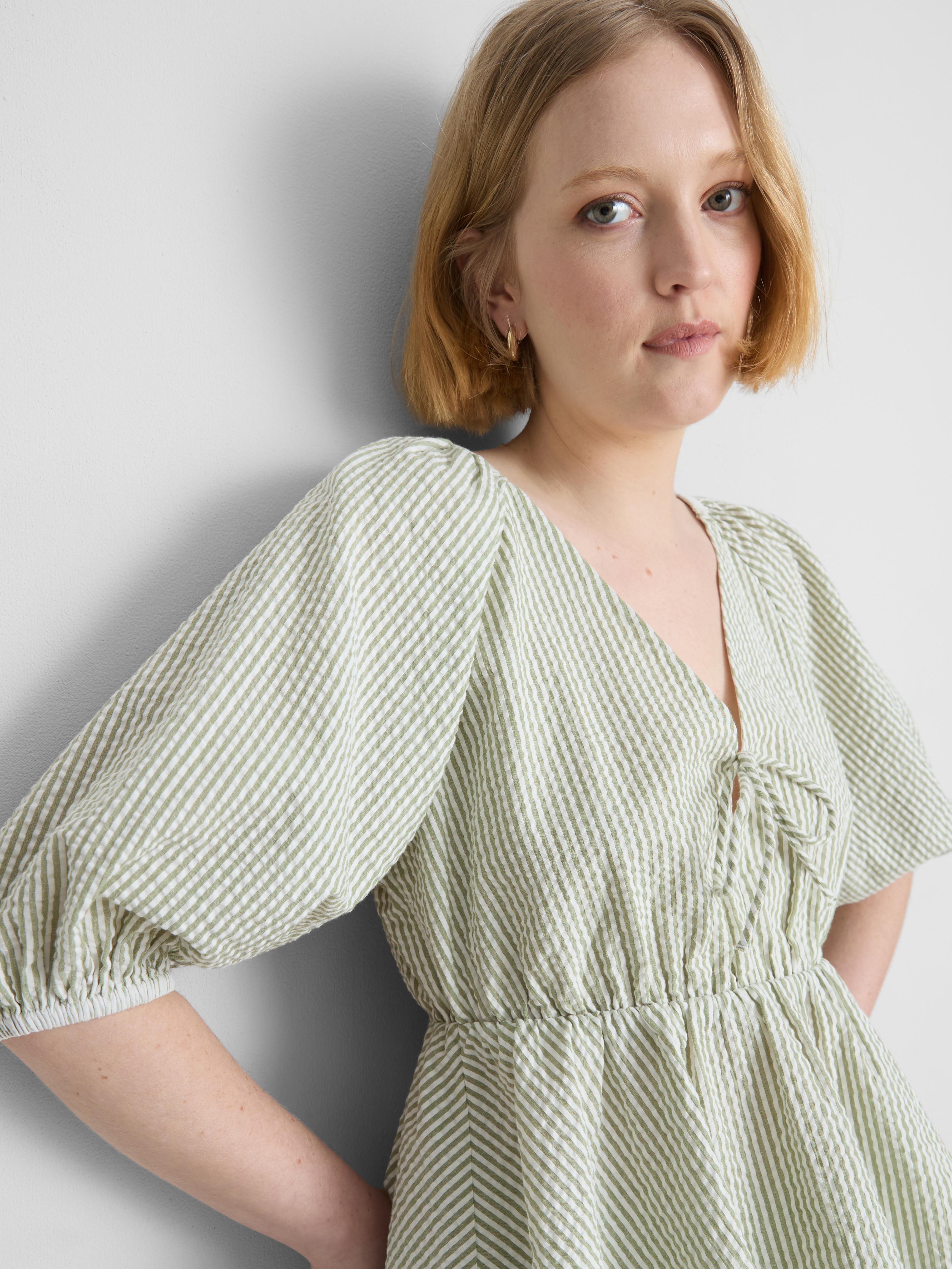 Cotton Seersucker V-Neck Peplum Top