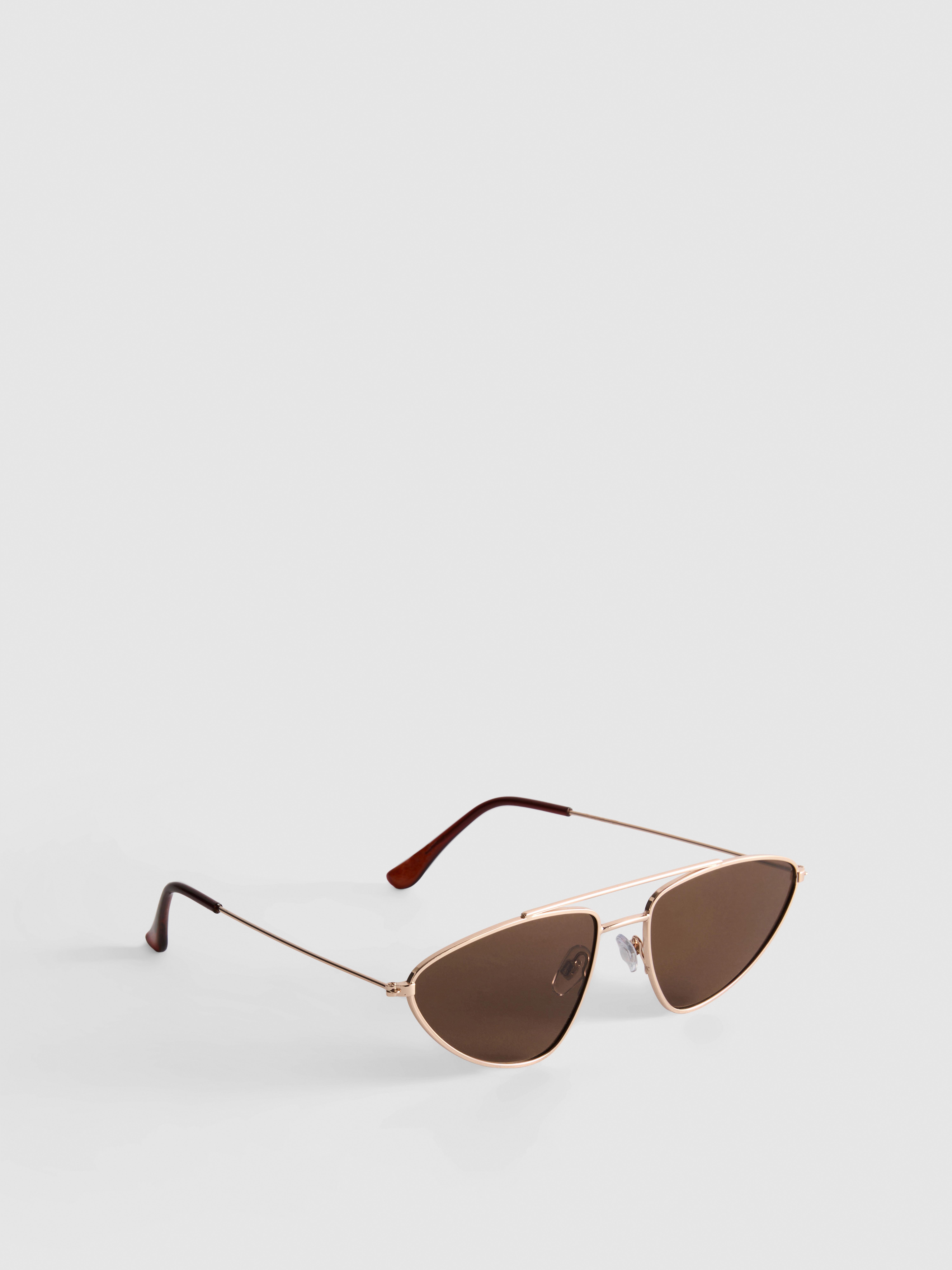 Gafas de sol con montura metálica estilo aviador