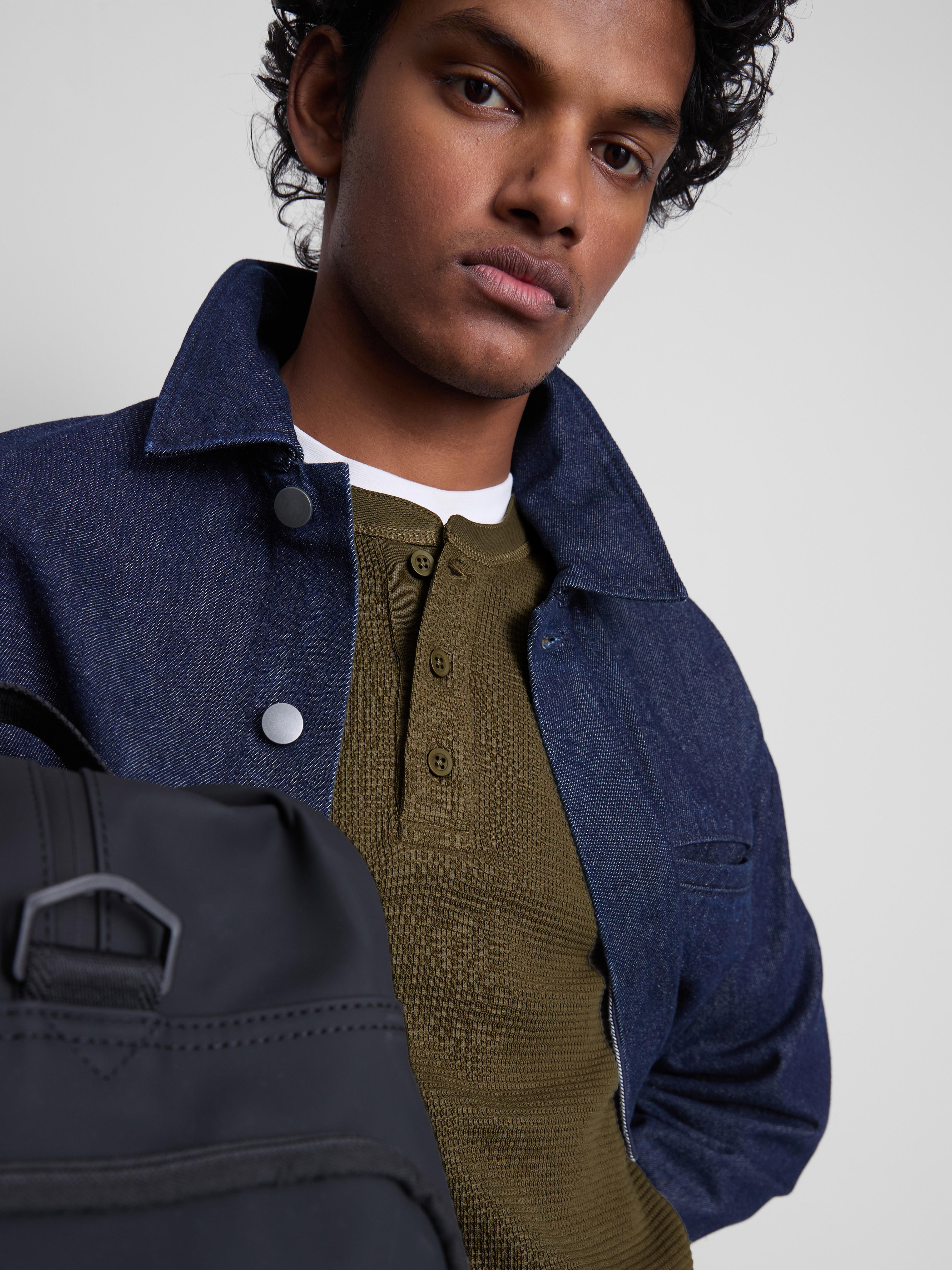 T-shirt gola padre textura waffle