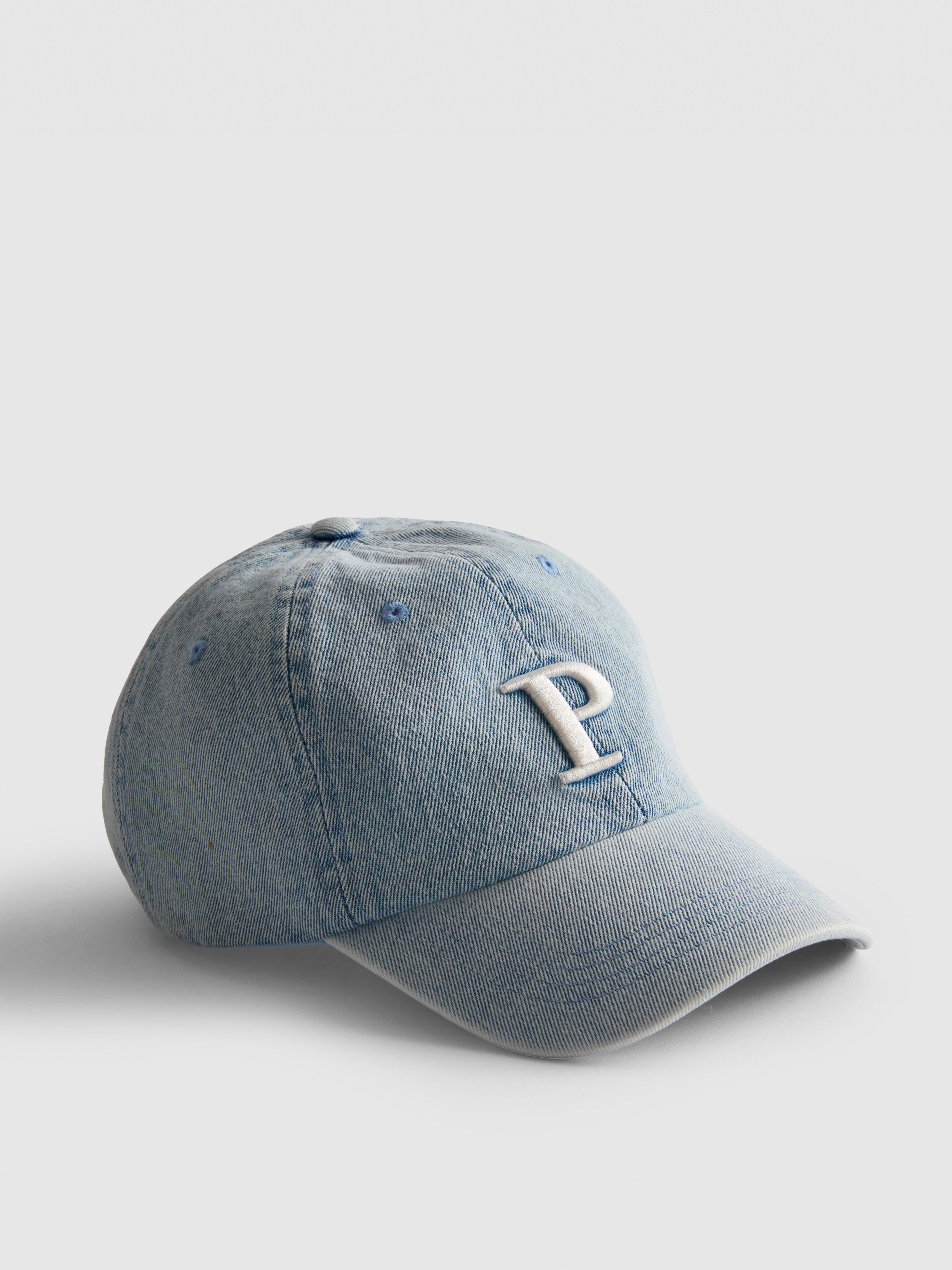 Gorra de denim con inicial