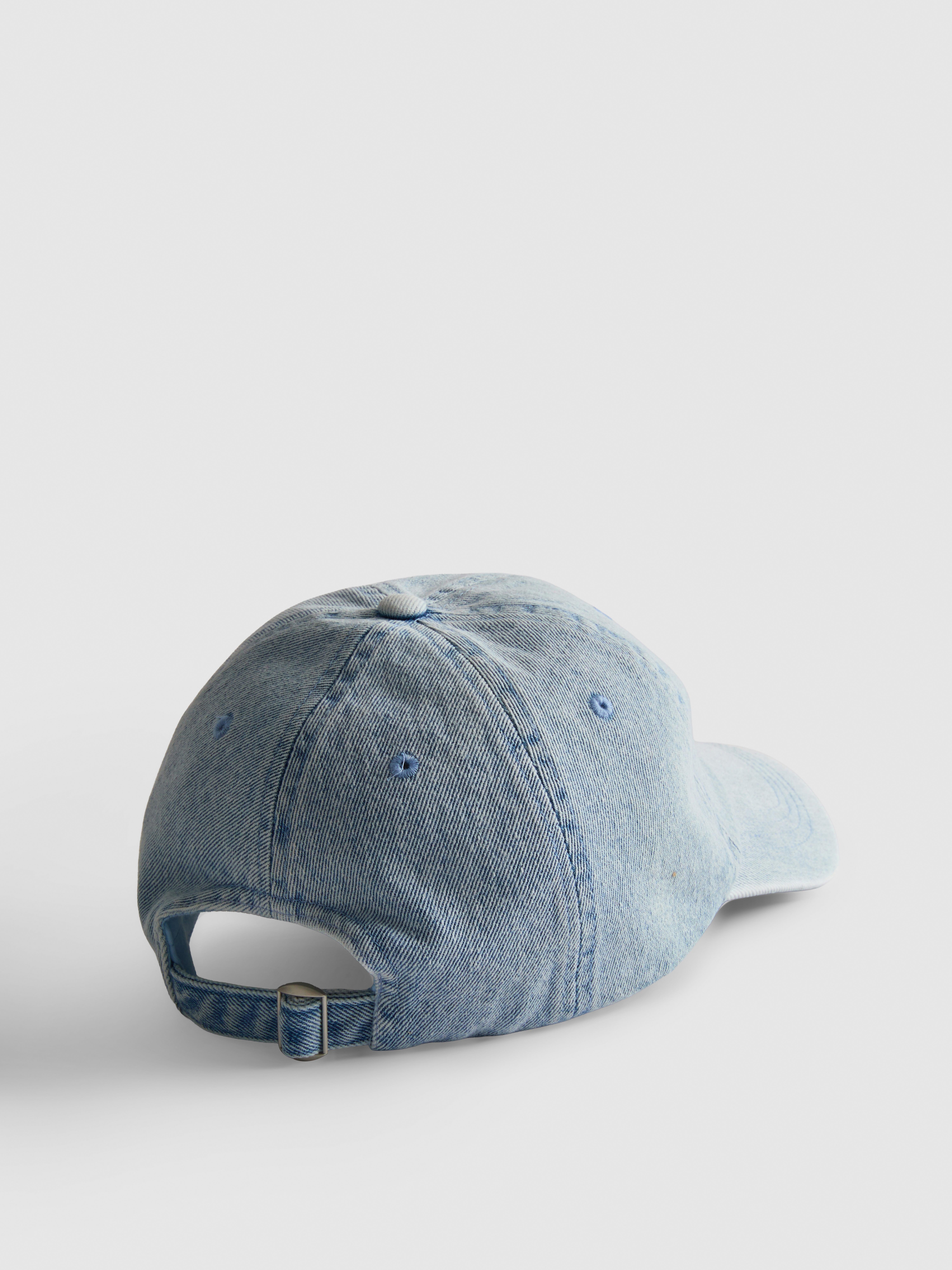 Gorra de denim con inicial