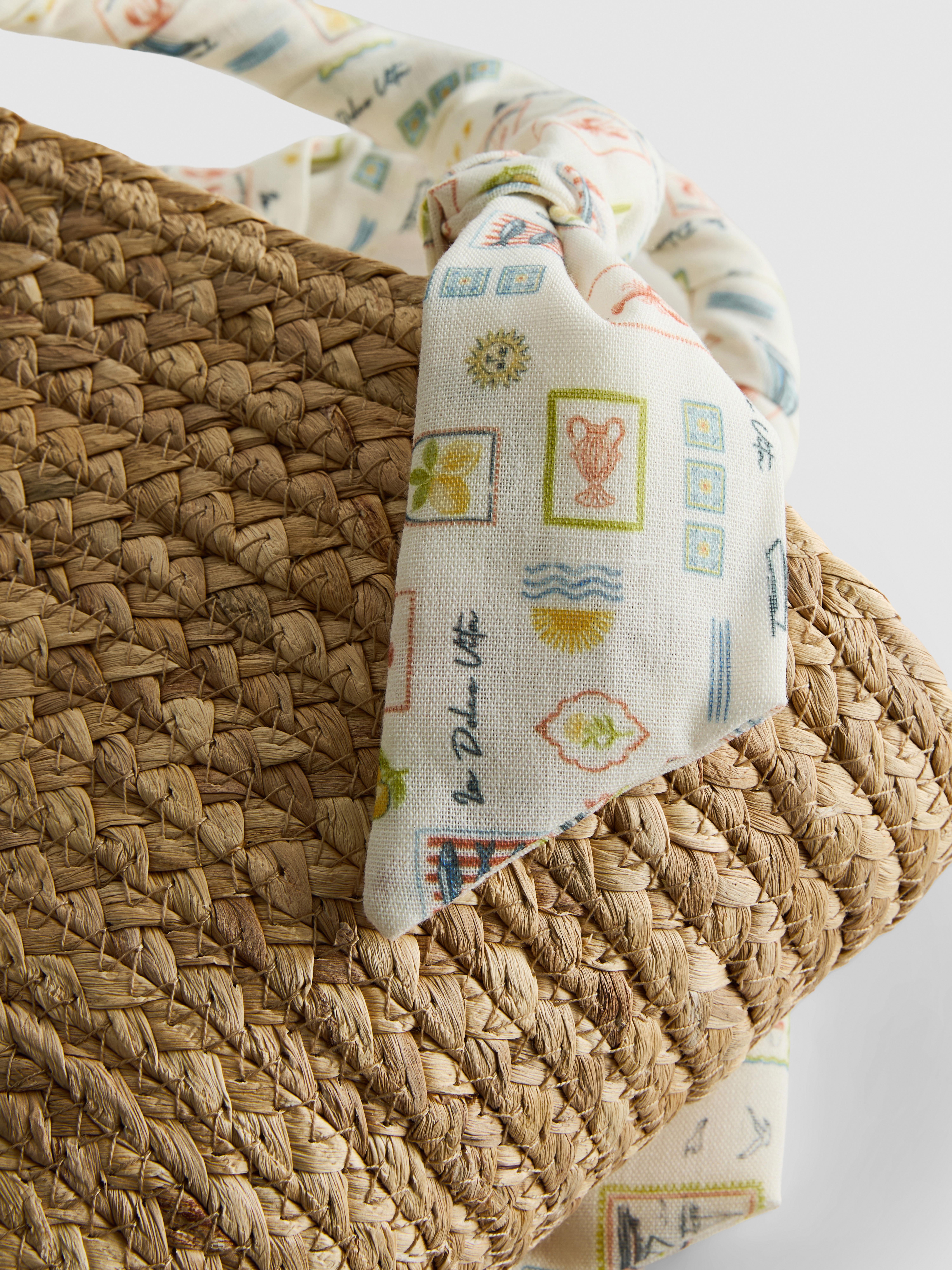 Woven Straw Midi Bucket Bag