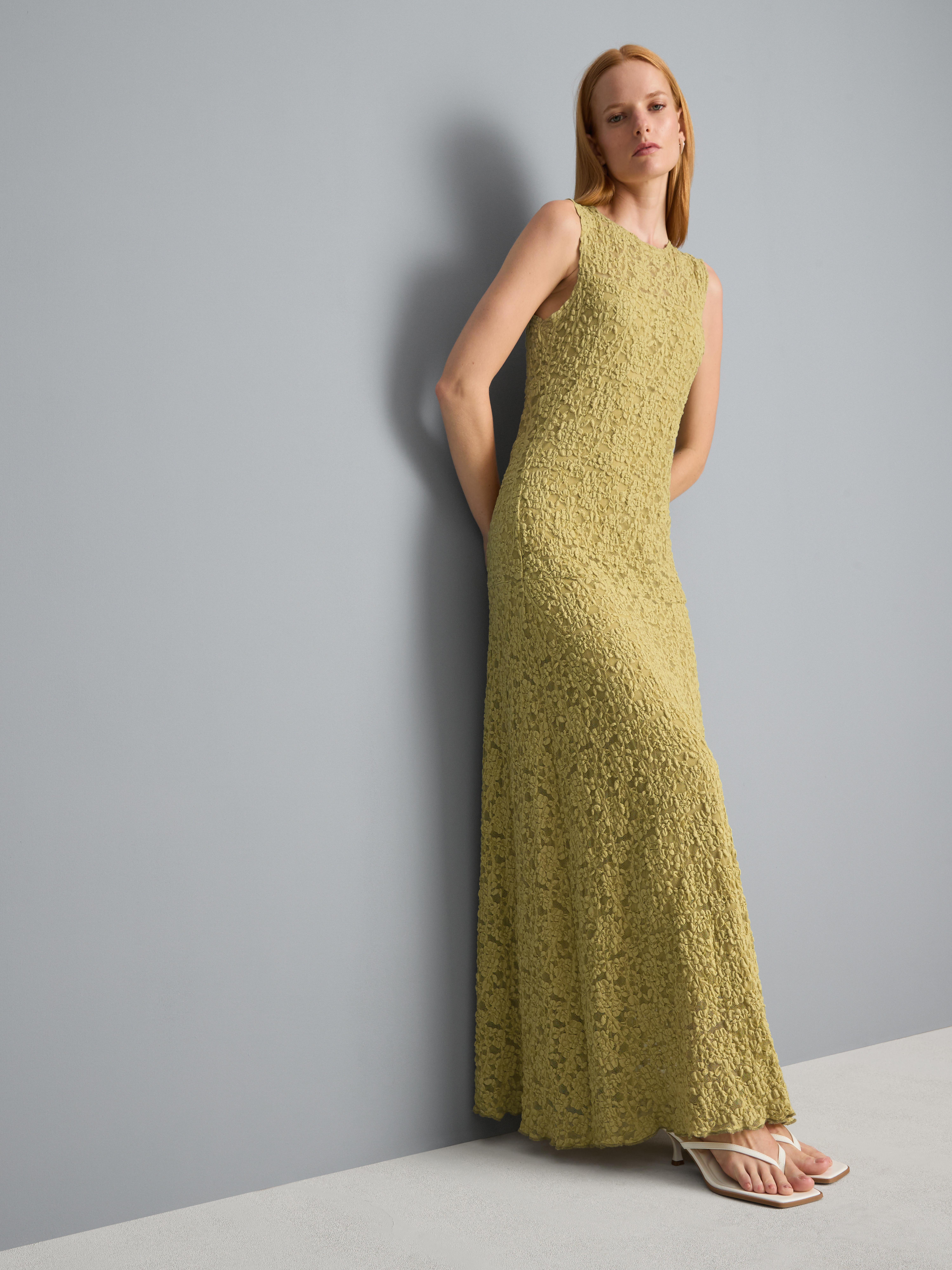 Robe longue en dentelle stretch