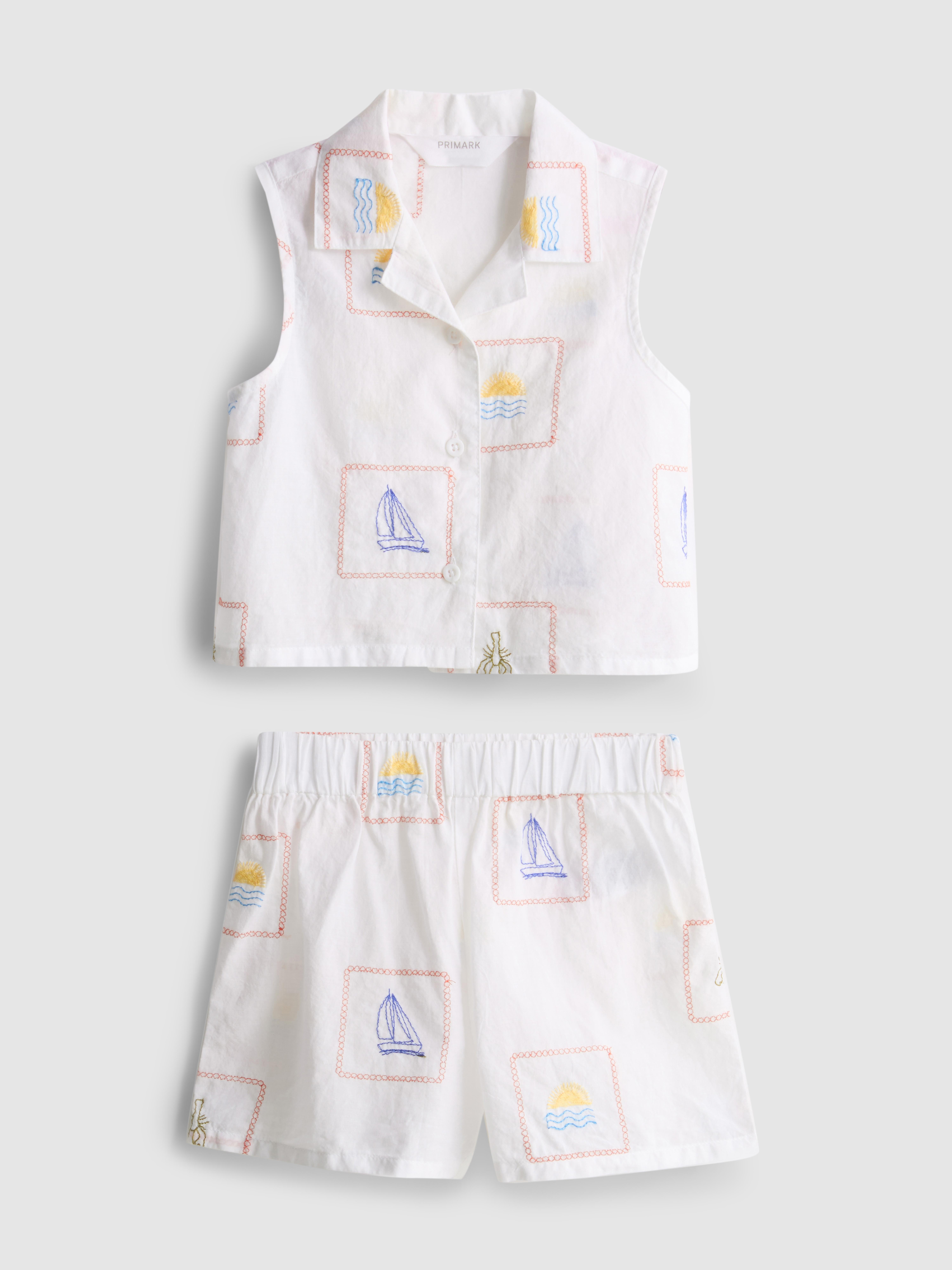 1,5–9 Jahre | Besticktes, ärmelloses Hemd und Shorts im Set