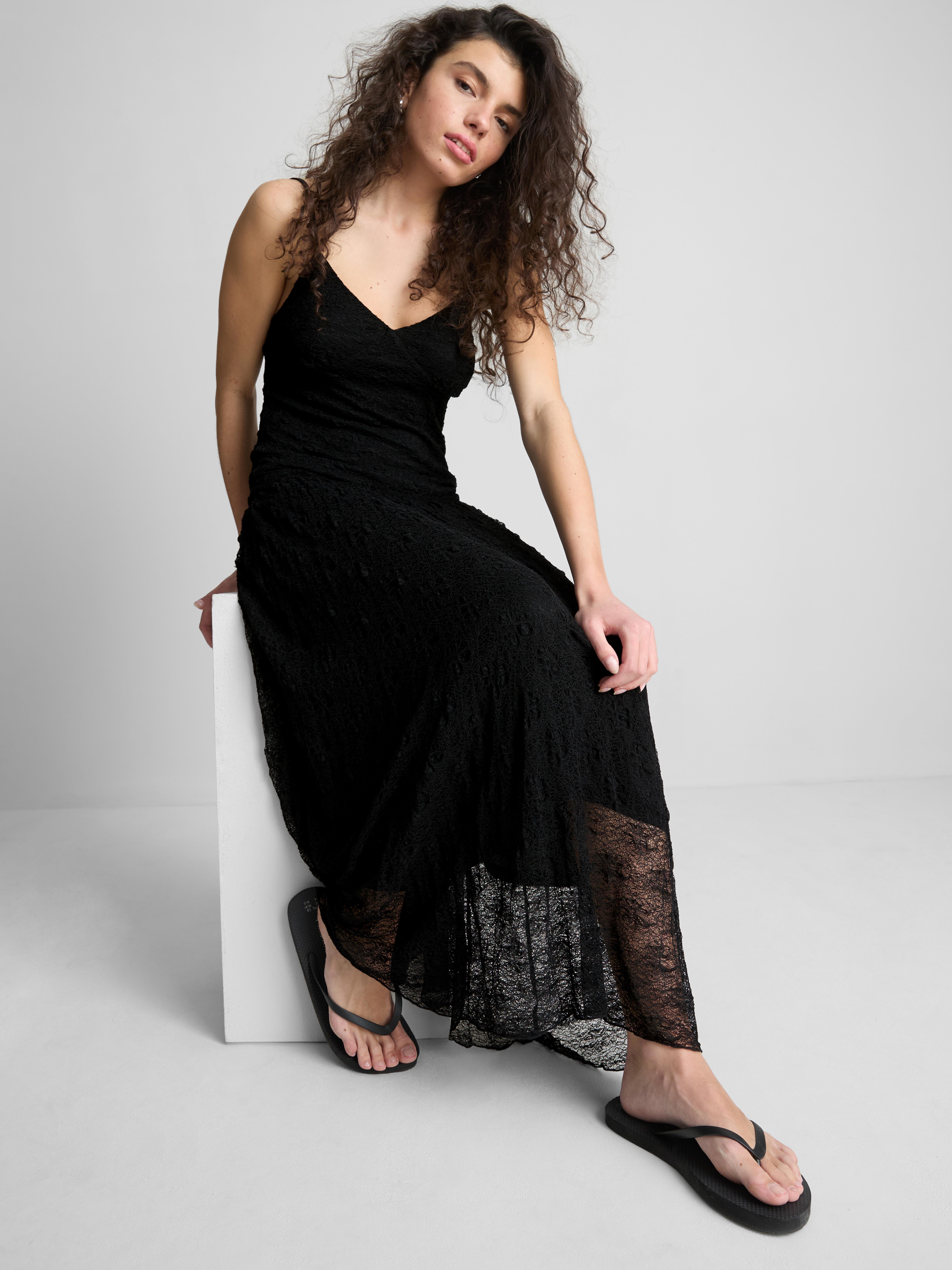 Women's Black V-Neck Lace Maxi Dress