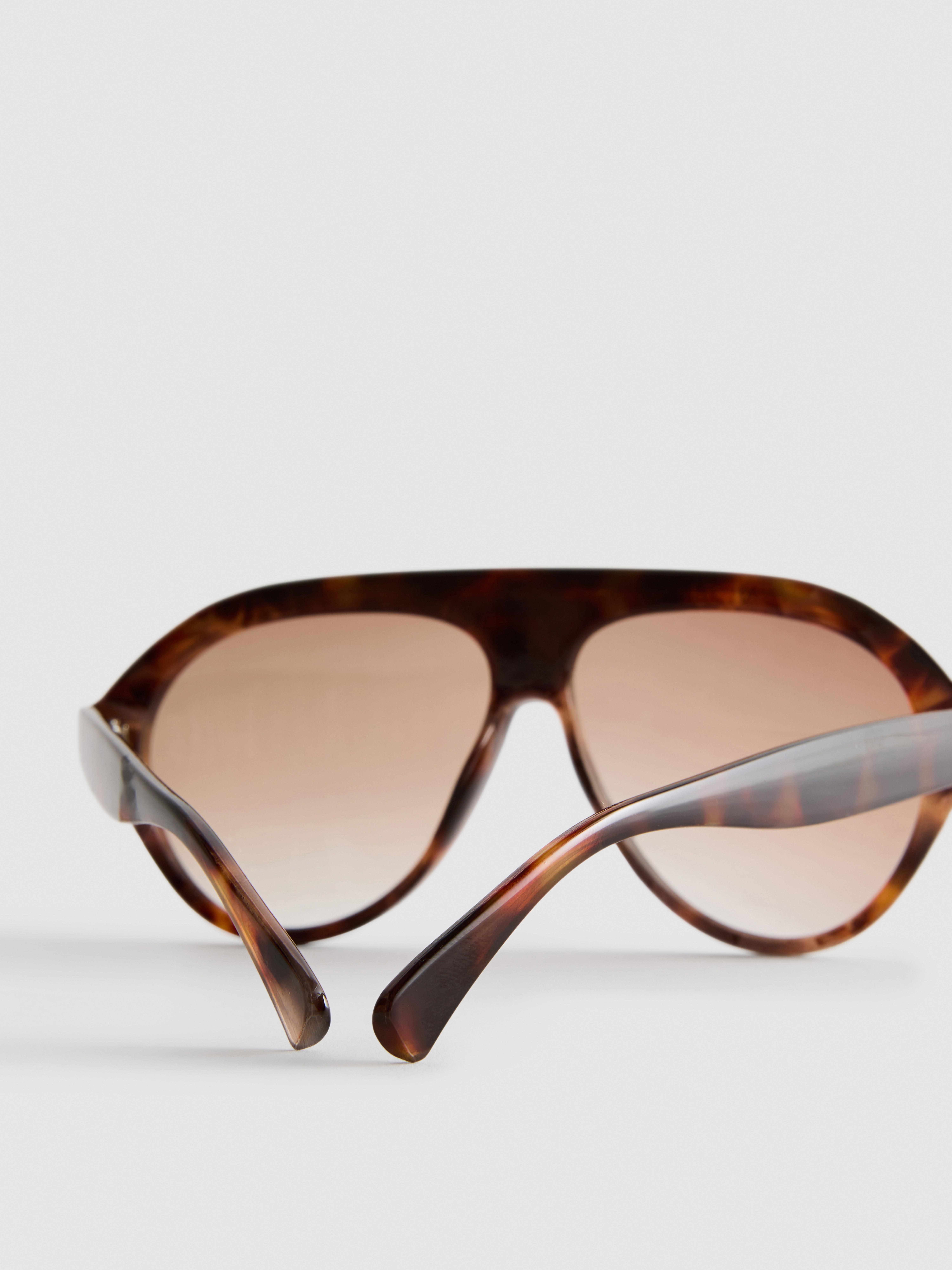 Aviator Style Sunglasses