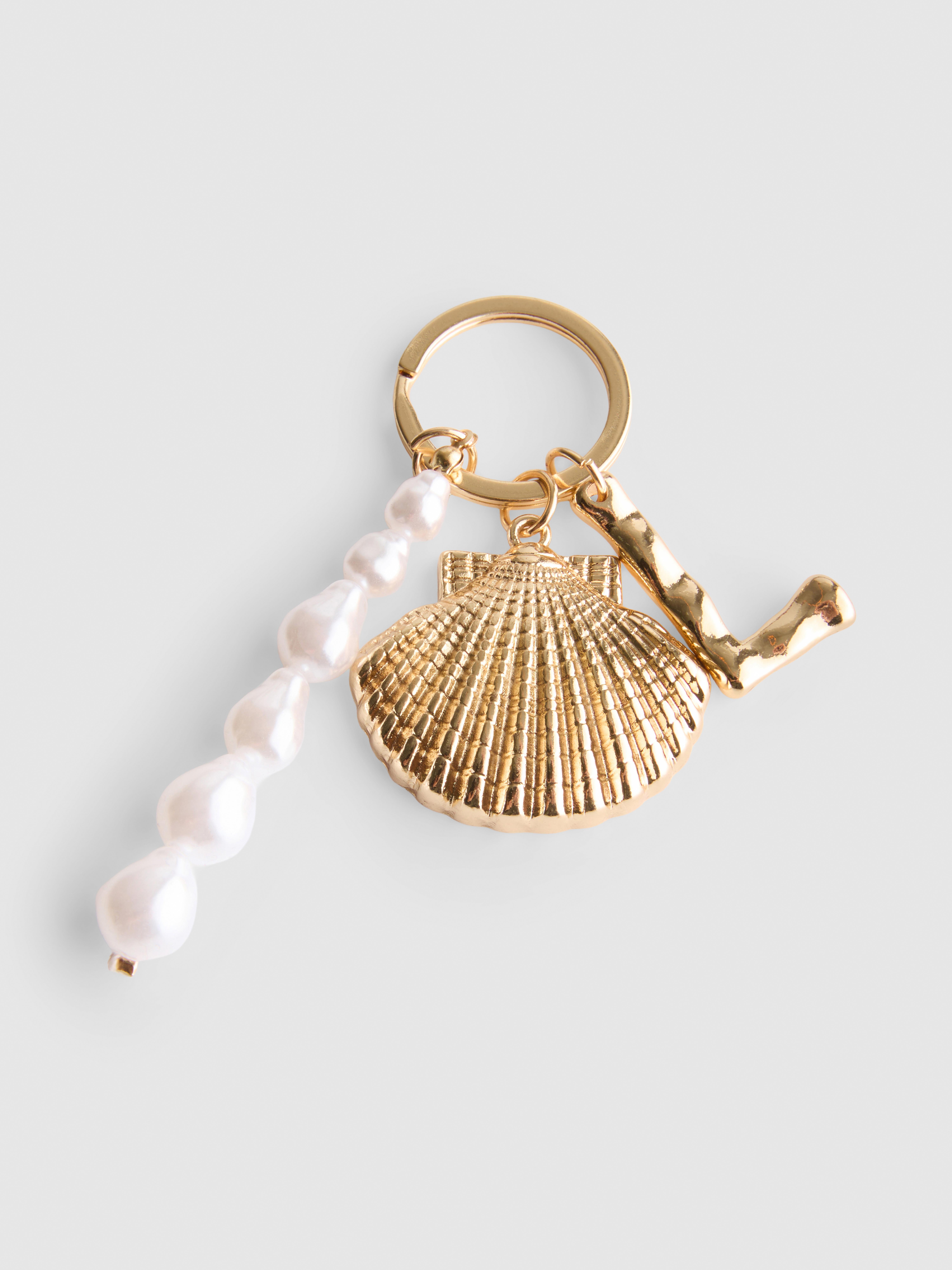 サマータイムレンダ USHIO's SHELL CHARM ネックレス チャーム Women's Initial Shell Charm Keychain - Yellow | Primark