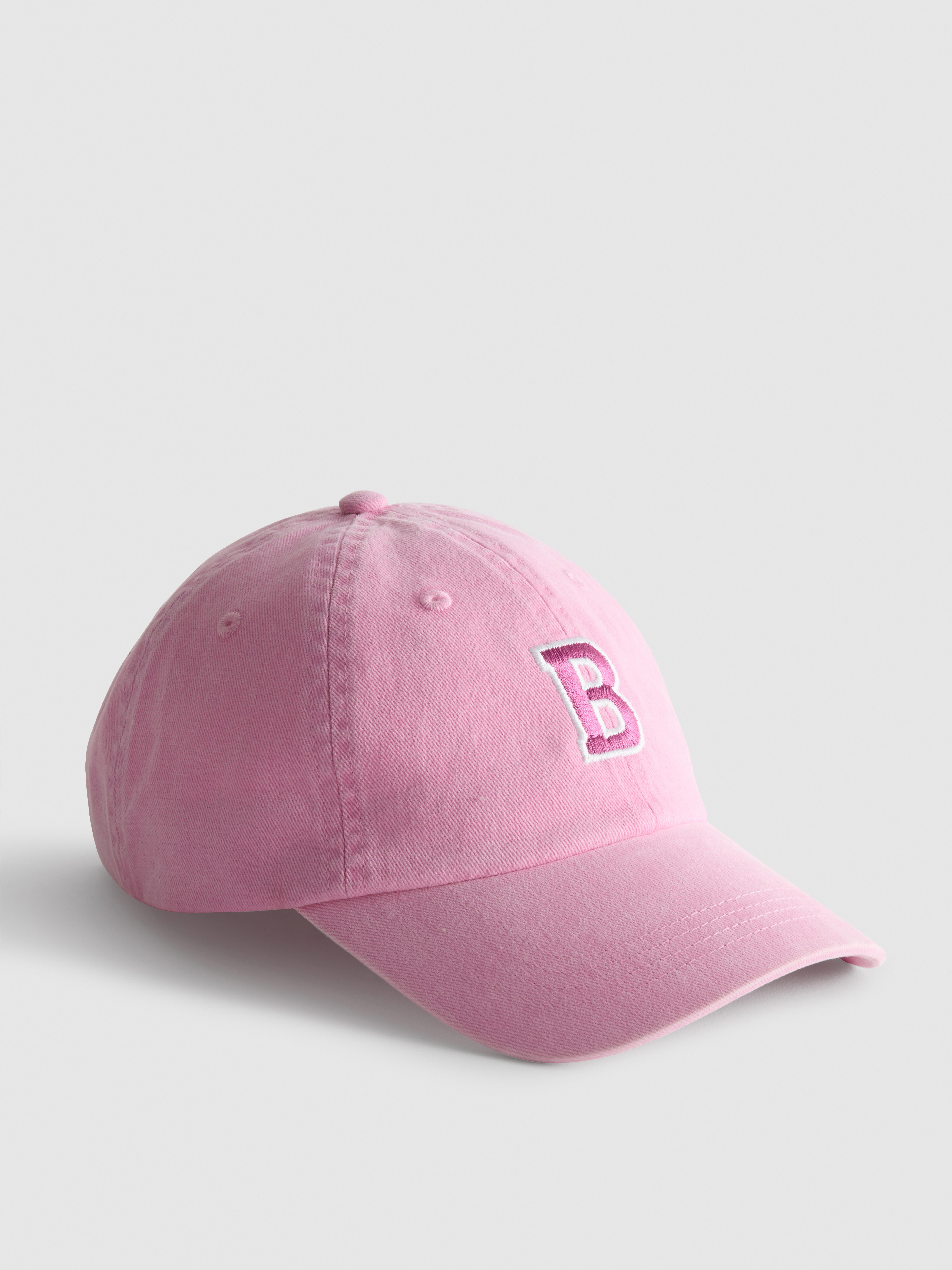 The Primark Scene | Șapcă de baseball cu inițială brodată