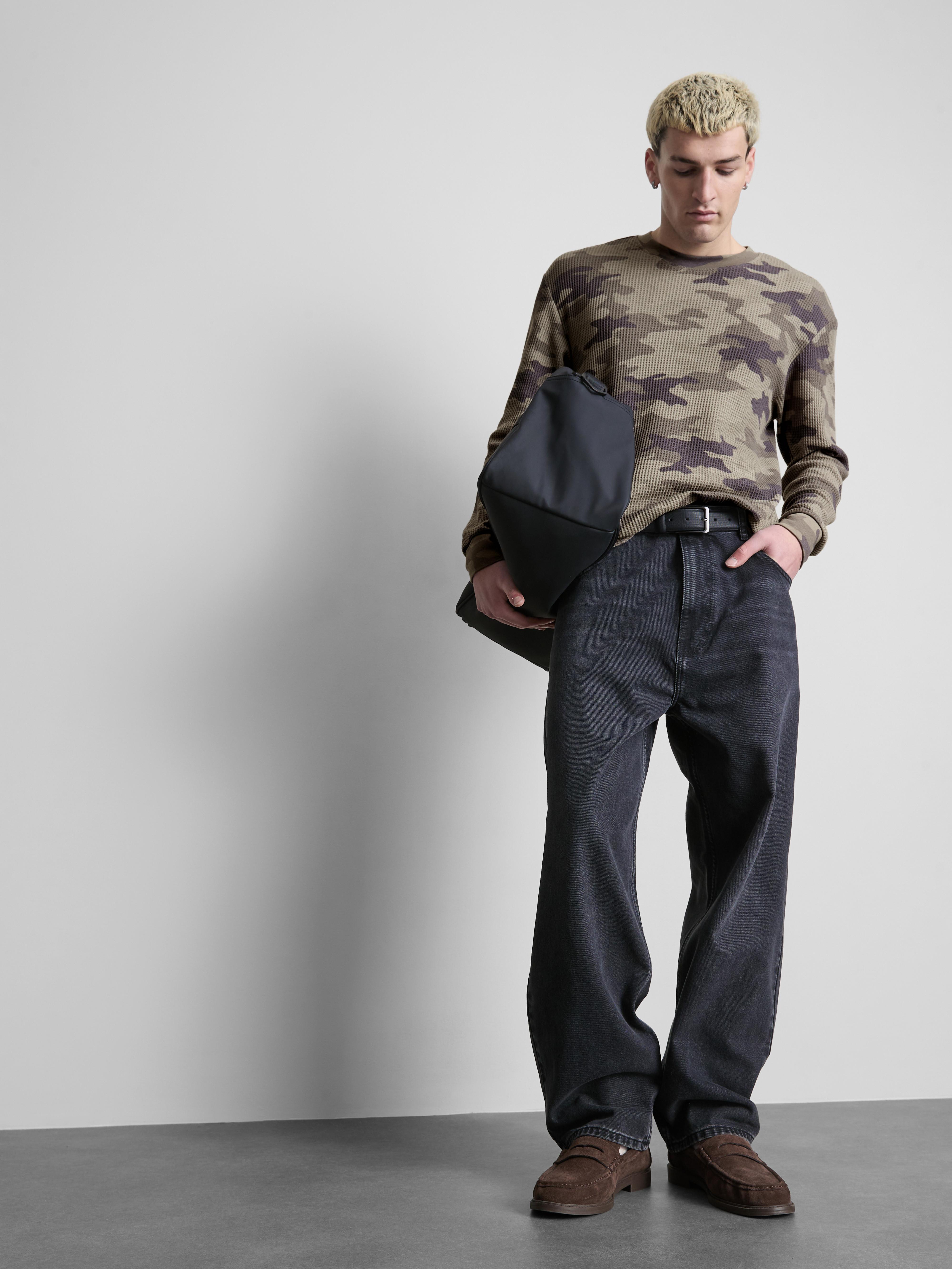 T-shirt met wafeltextuur en camouflageprint