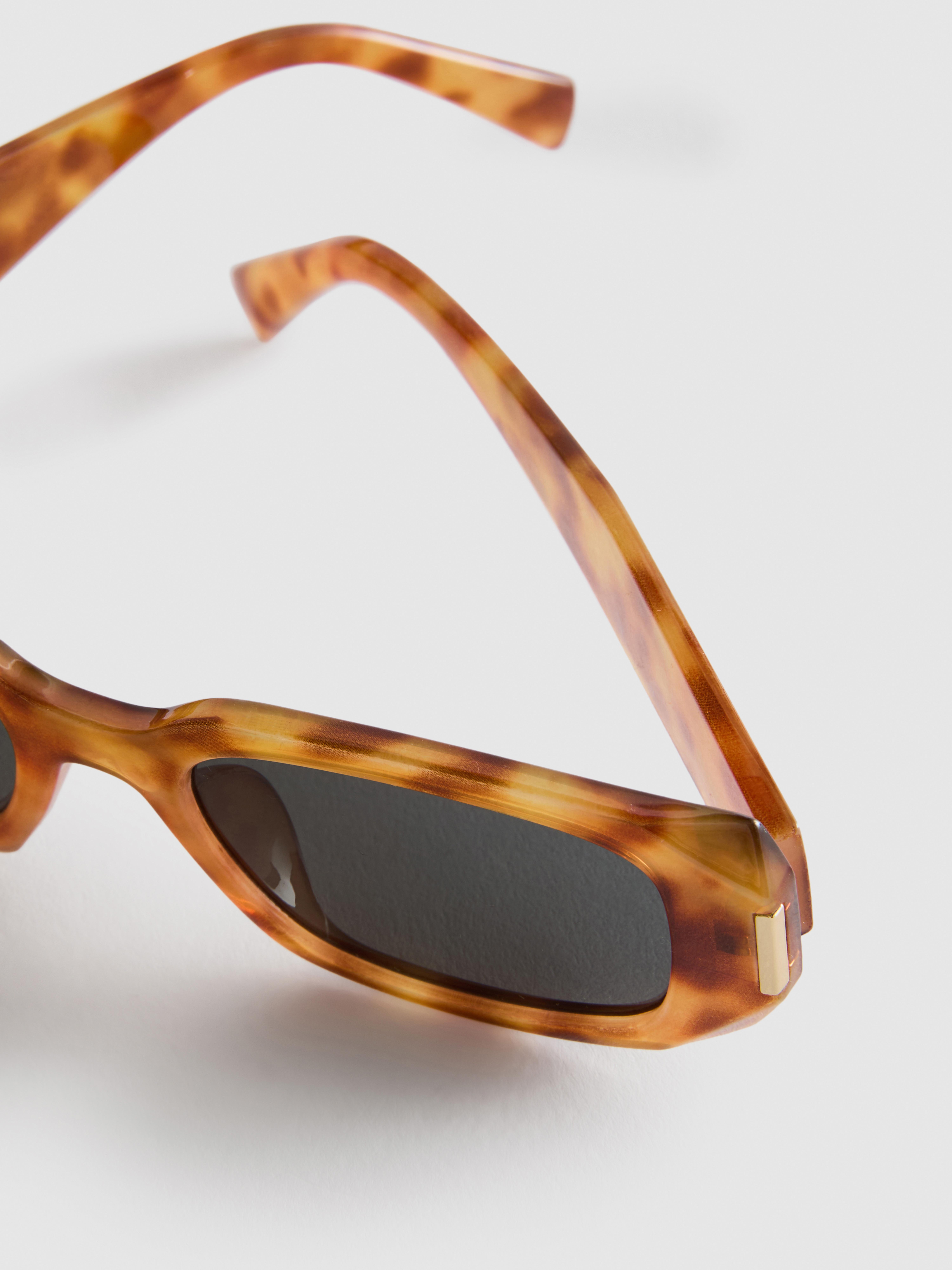 Gafas de sol rectangulares efecto carey