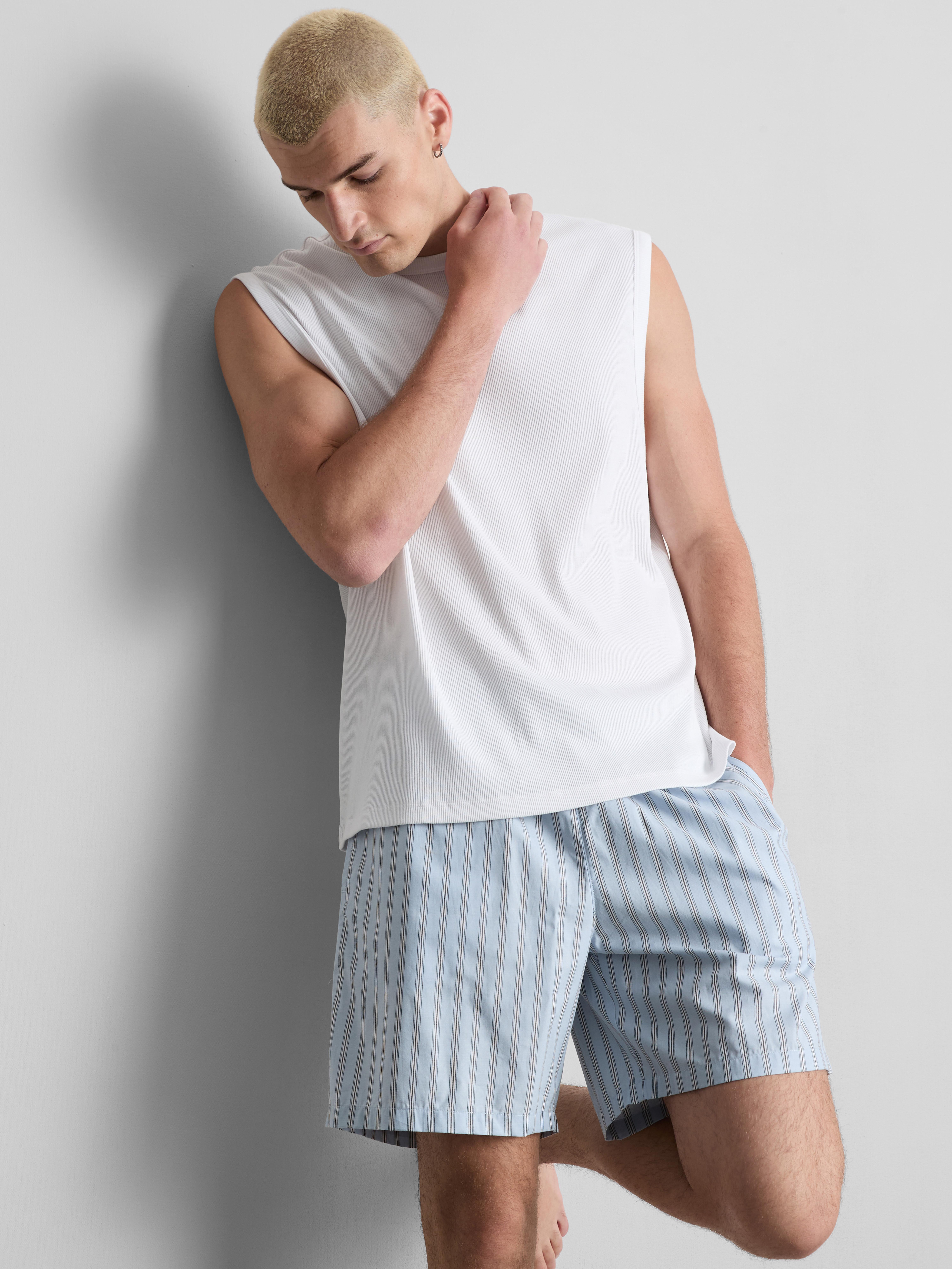 Pigiama con pantaloncini a righe