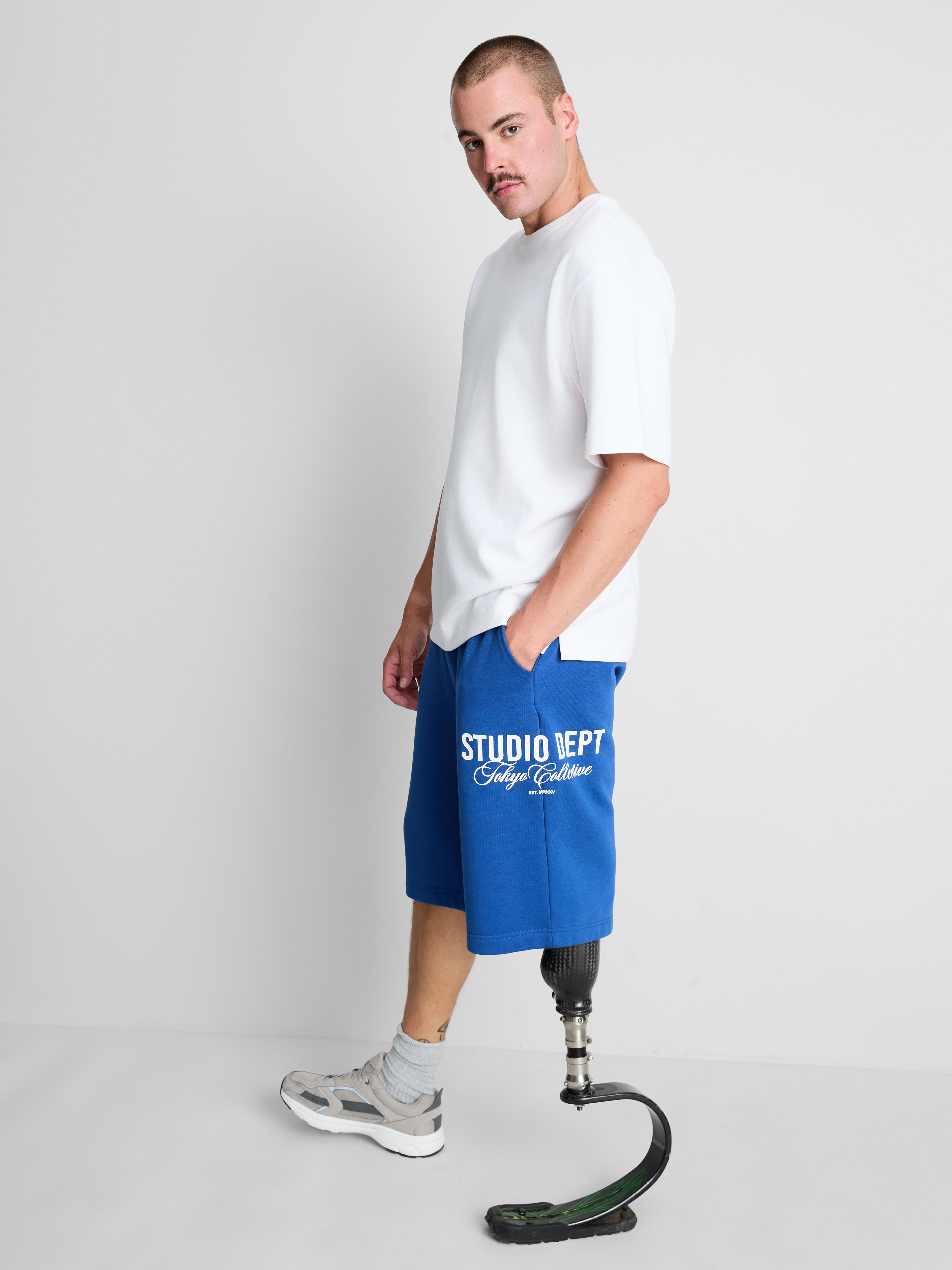 Studio Graphic Shorts