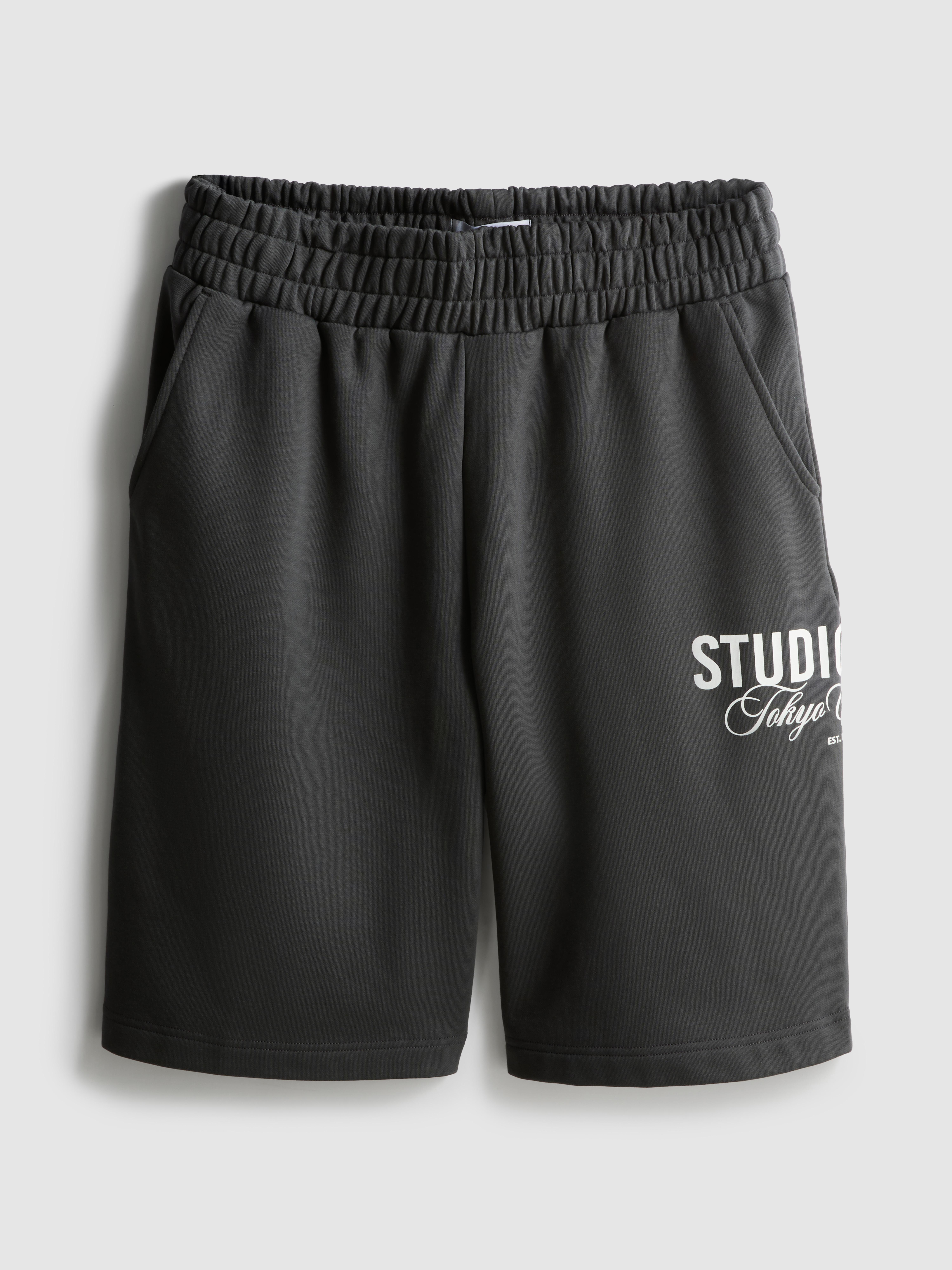 Studio Graphic Shorts