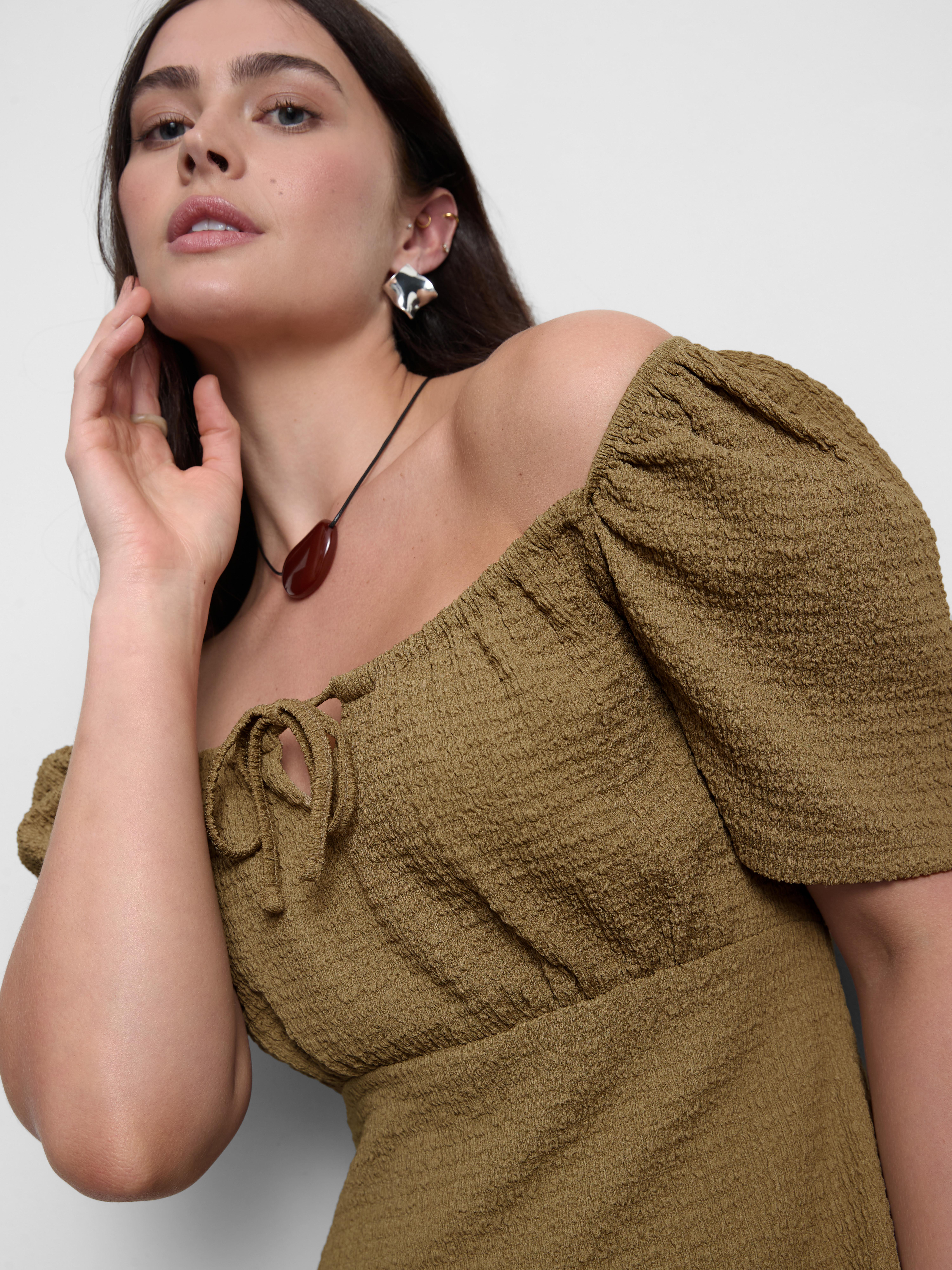 Milchmädchen-Minikleid in Knitteroptik
