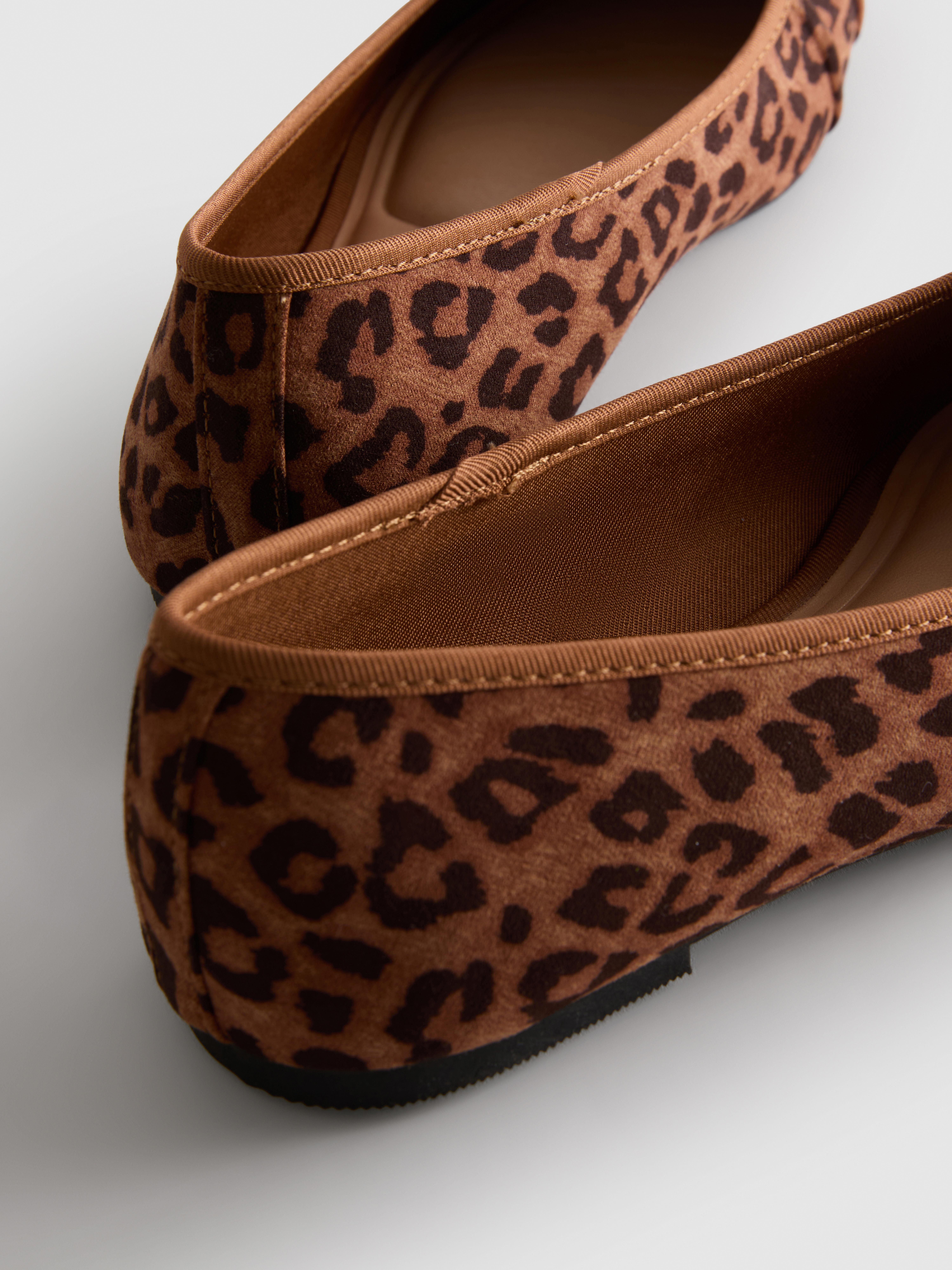Leopard Charm Detail Ballerina Flats