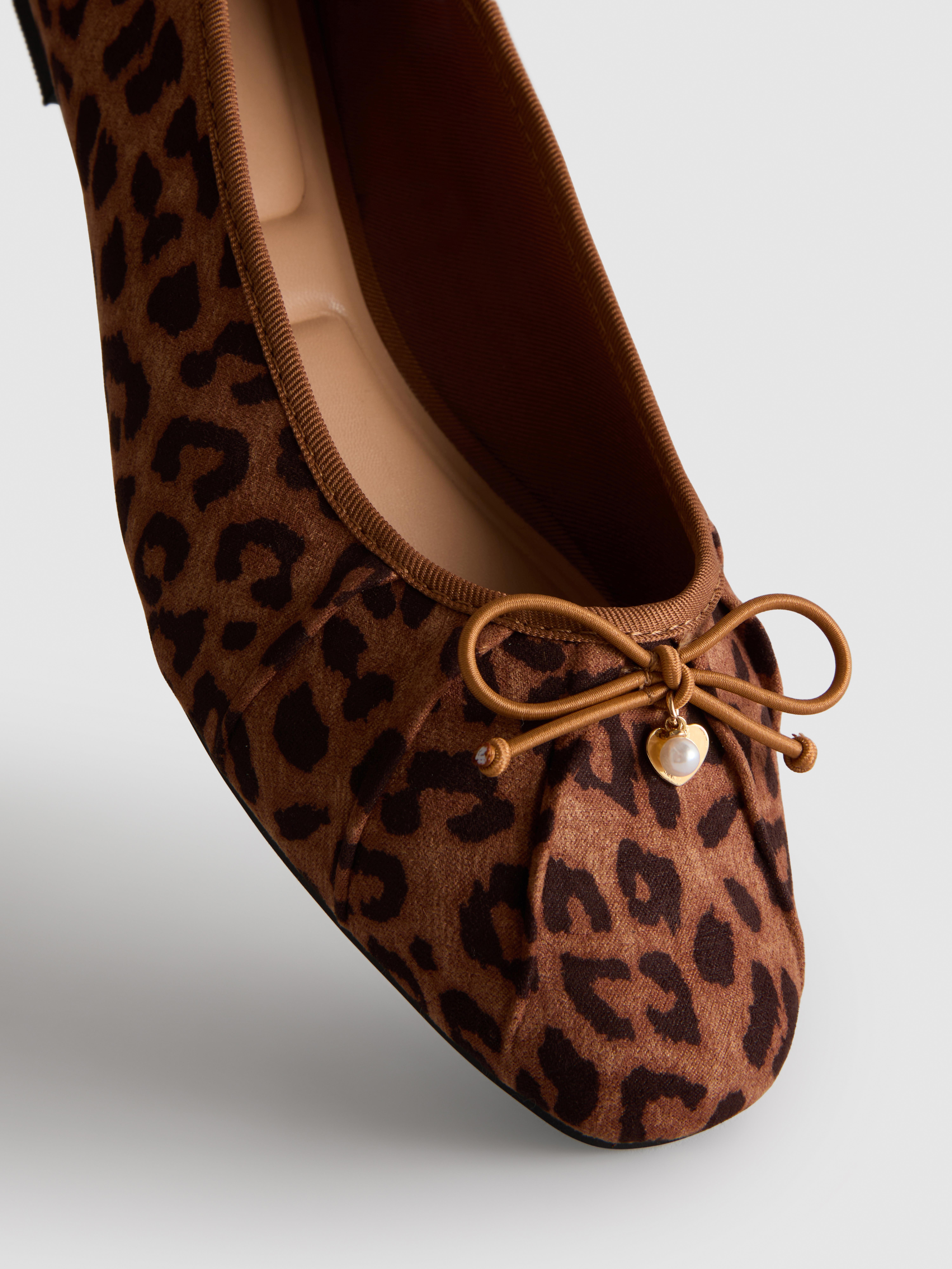 Leopard Charm Detail Ballerina Flats