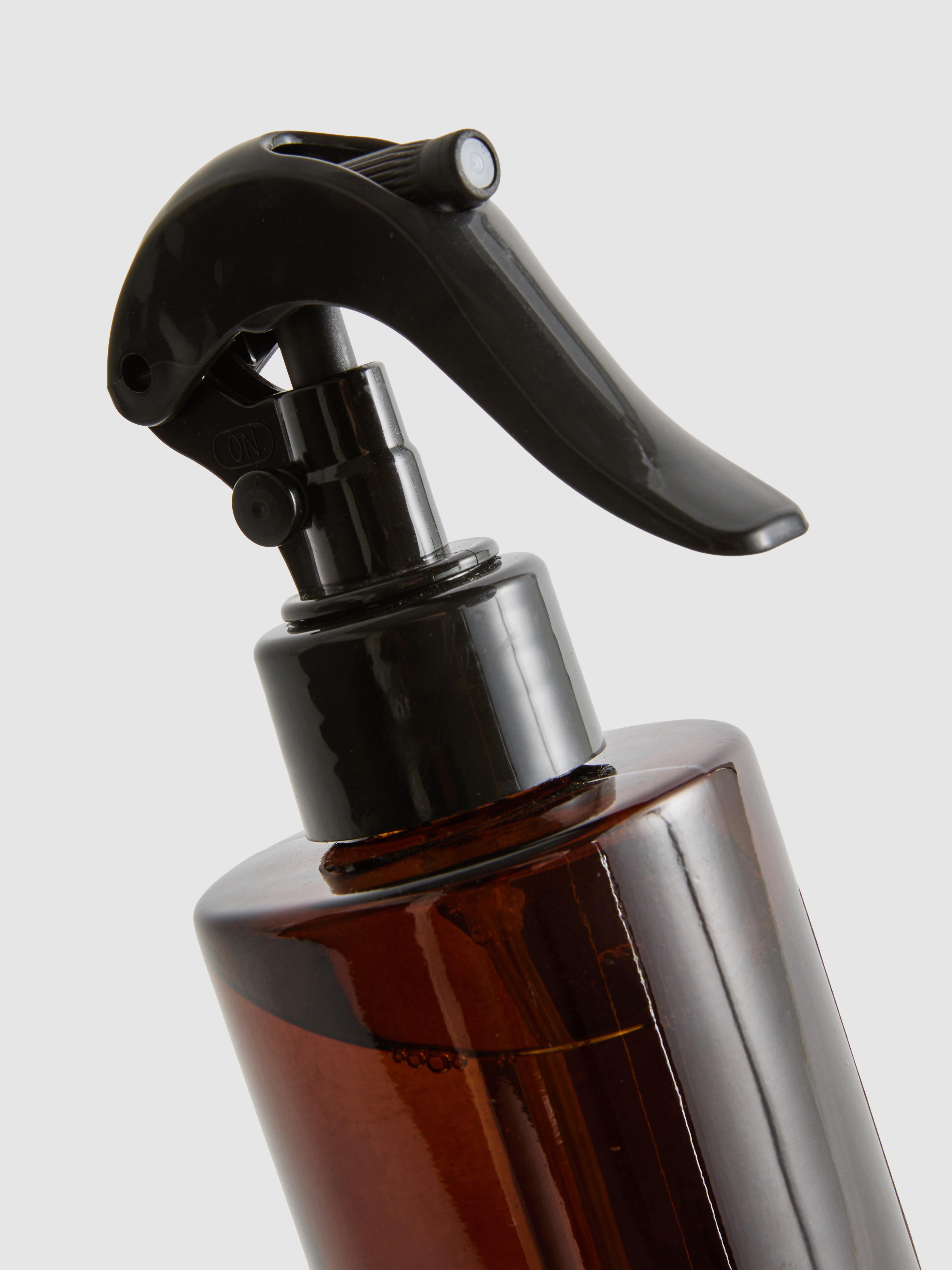 Spray per tessuti profumato
