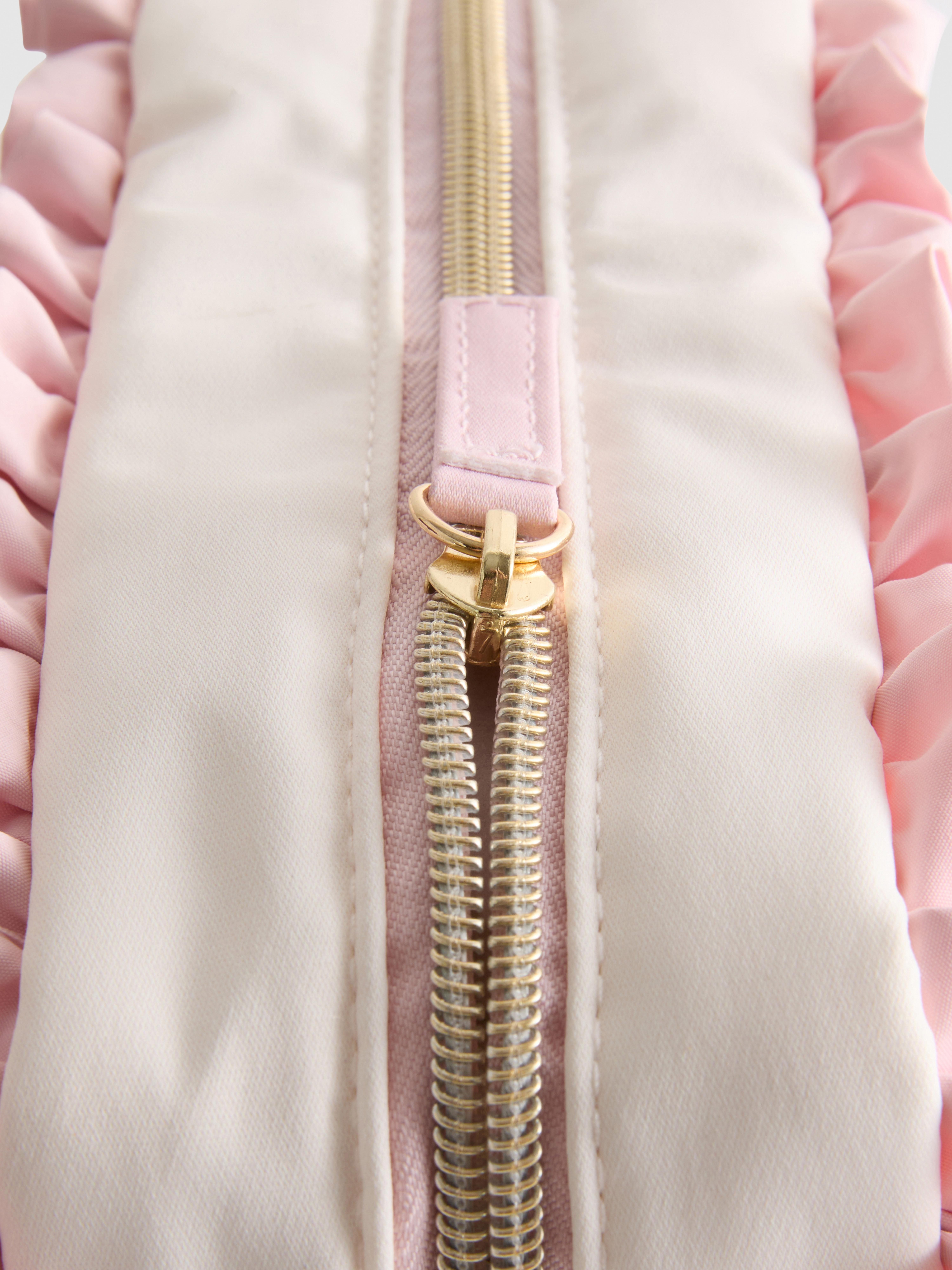 Bow Ruffle Wash Bag