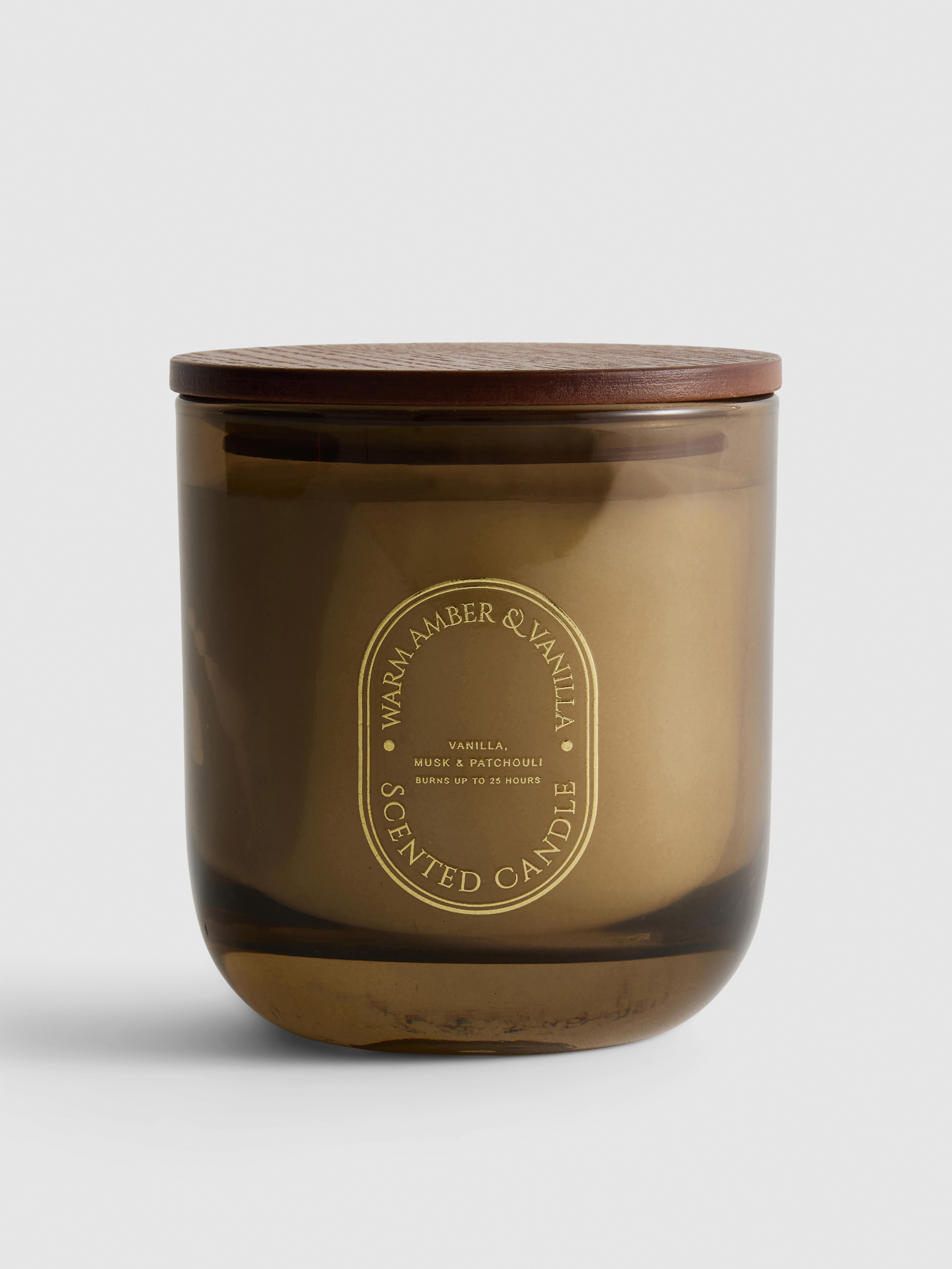 Warm Amber And Vanilla Scented Candle