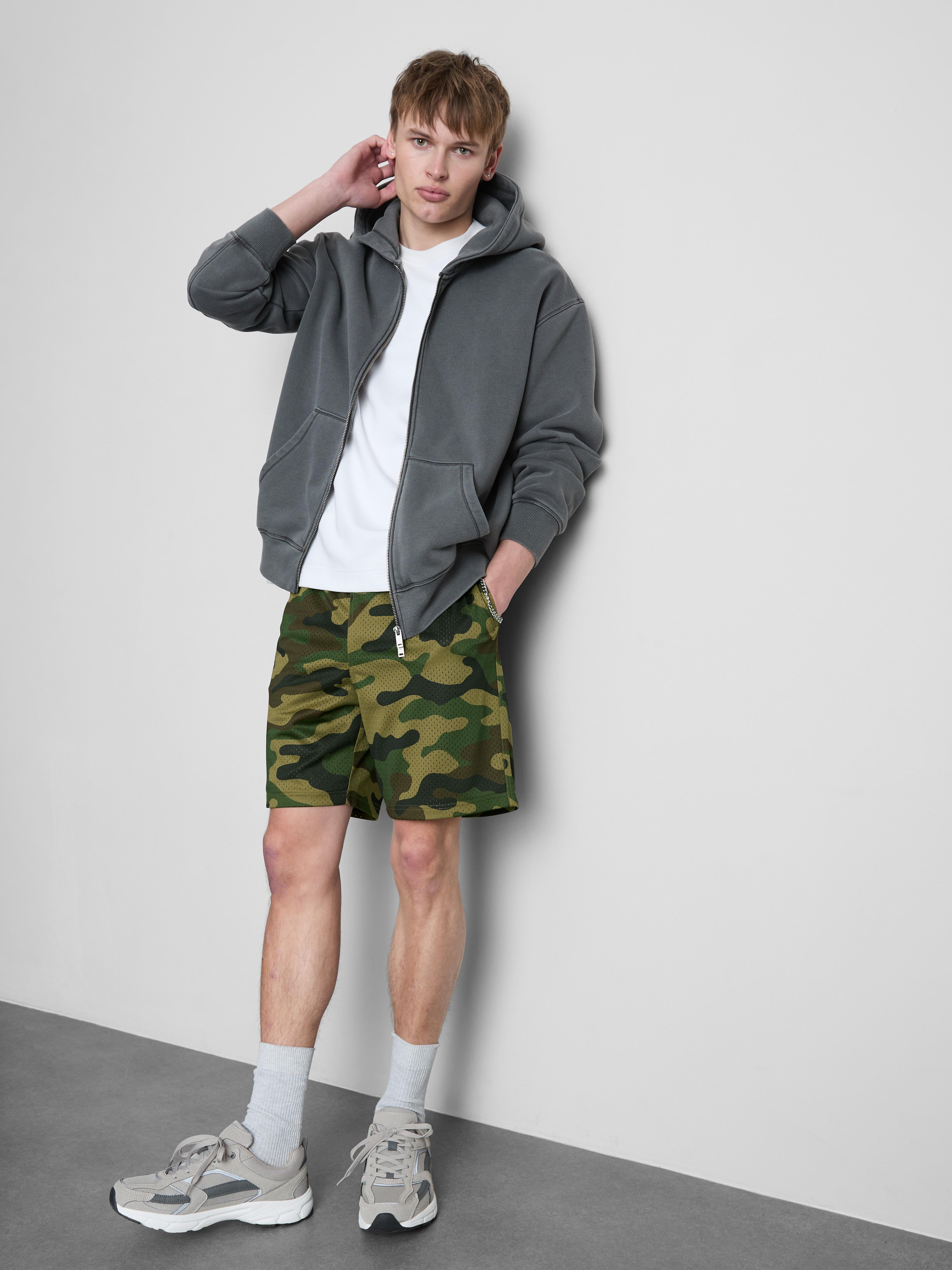 Netzstoffshorts mit Tarnmuster