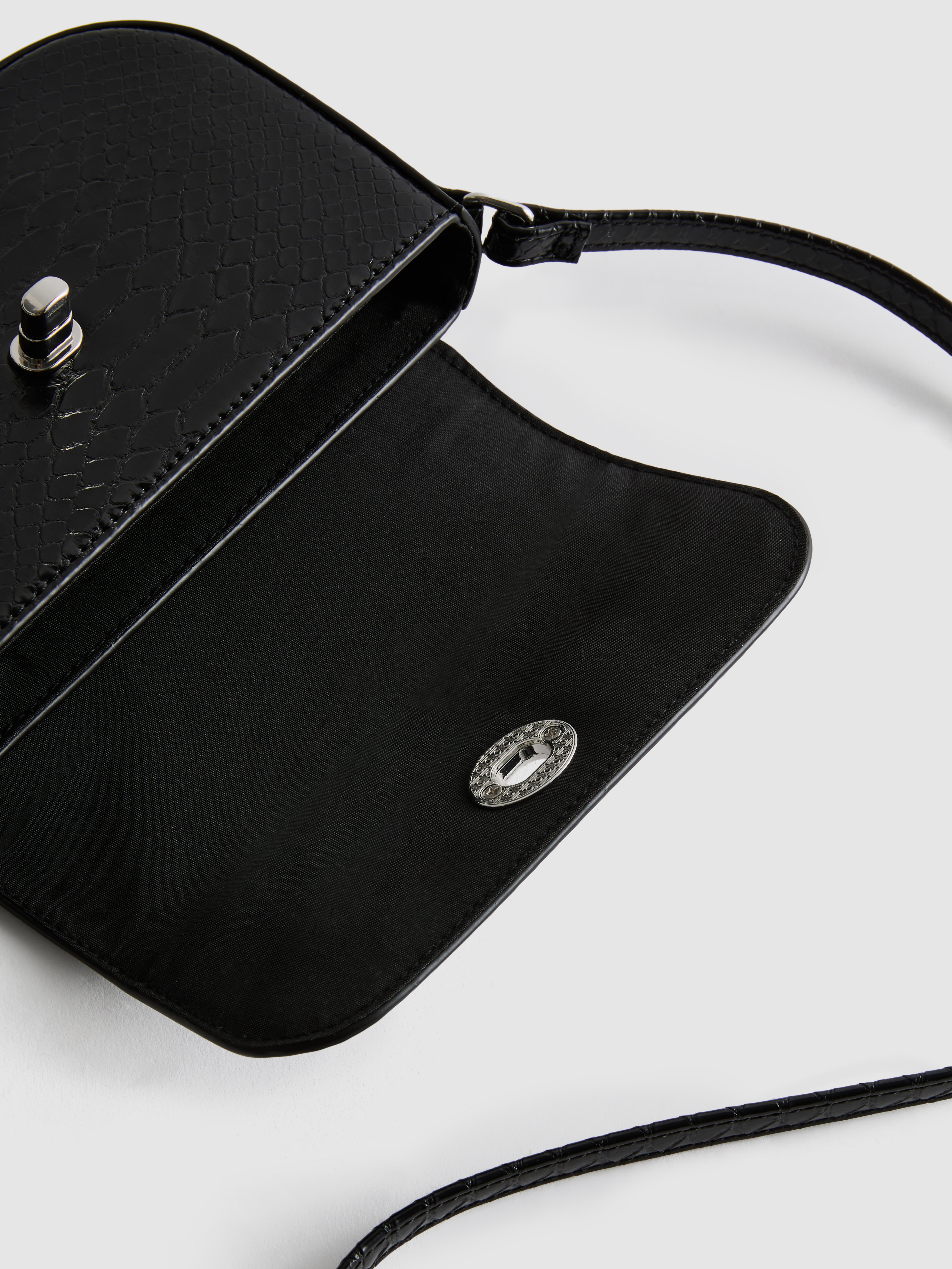 Malá textúrovaná crossbody kabelka
