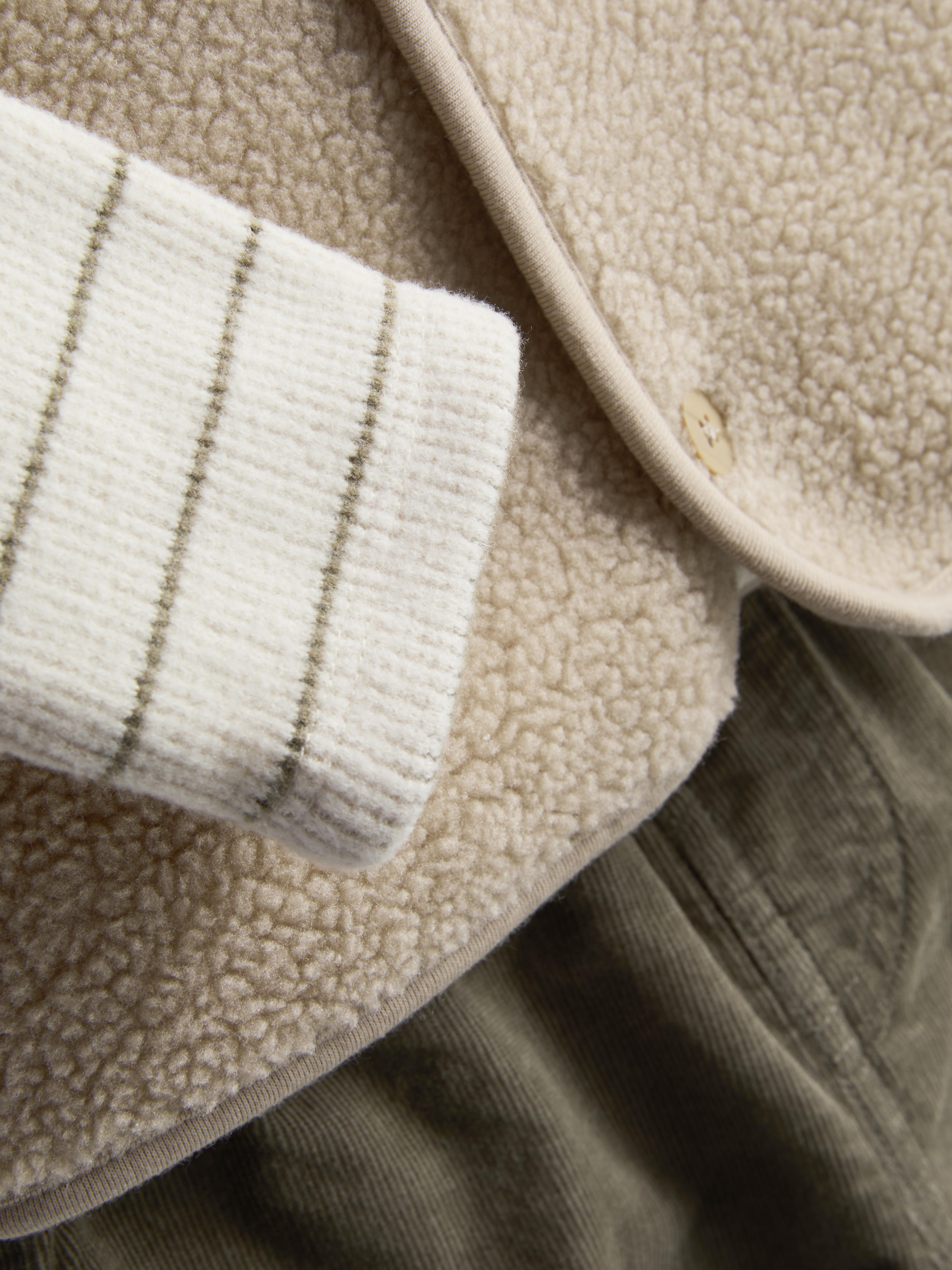 0-18mths | 3-Piece Long Sleeve T-Shirt, Pants and Sleeveless Jacket Newborn Set